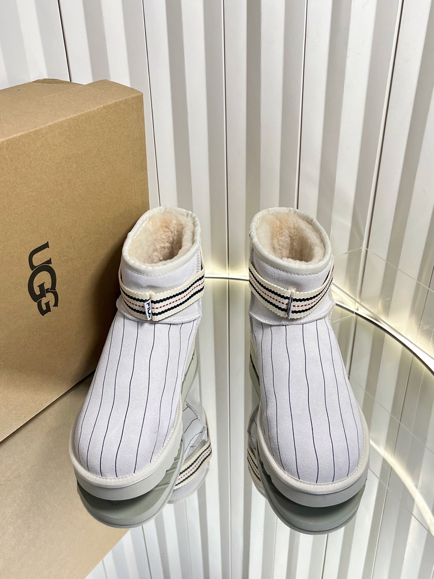 UGG x FILA Boots White Suede 548550