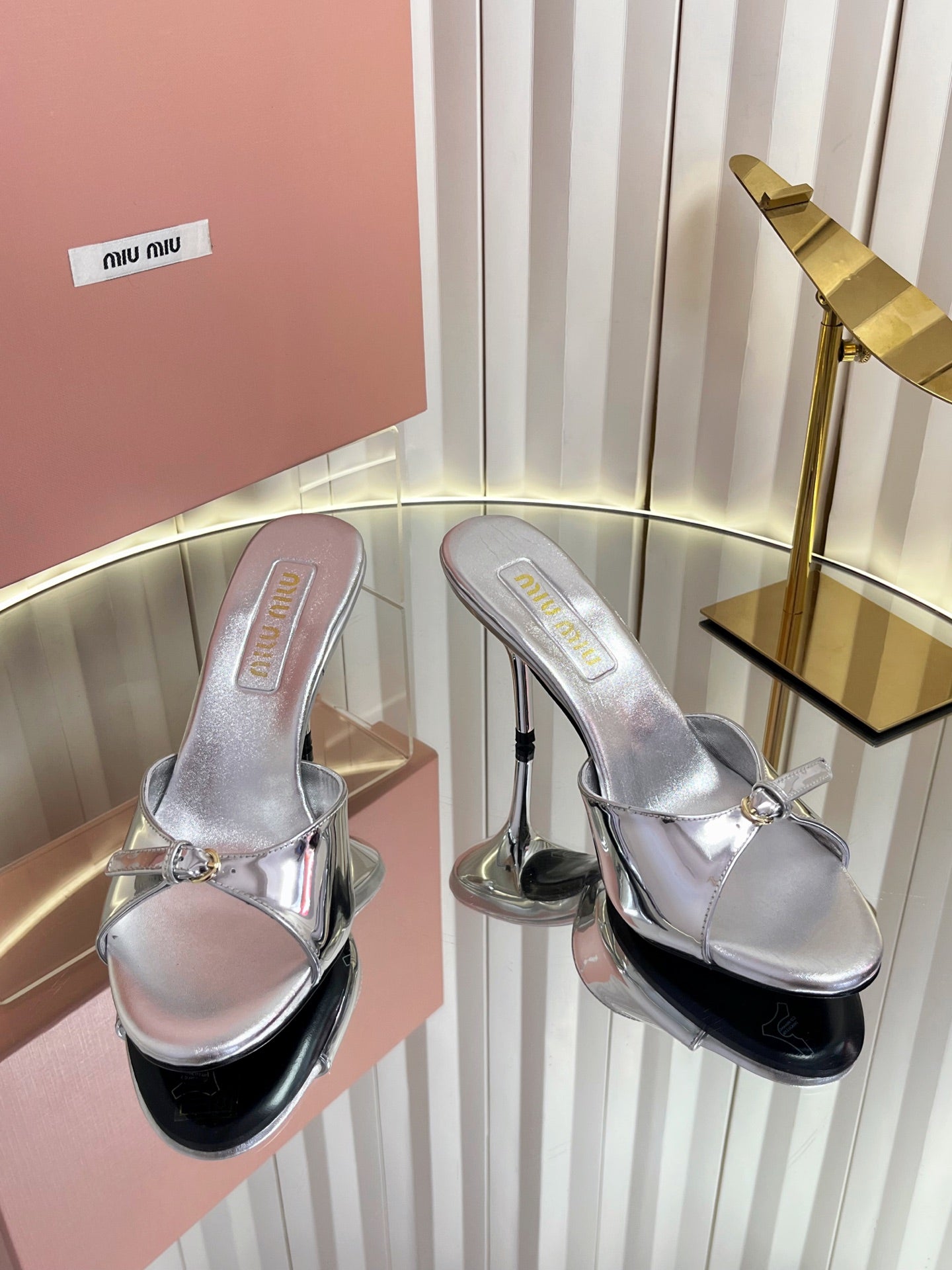 Miu Buckle Mules 75mm Sliver Patent Leather 880203