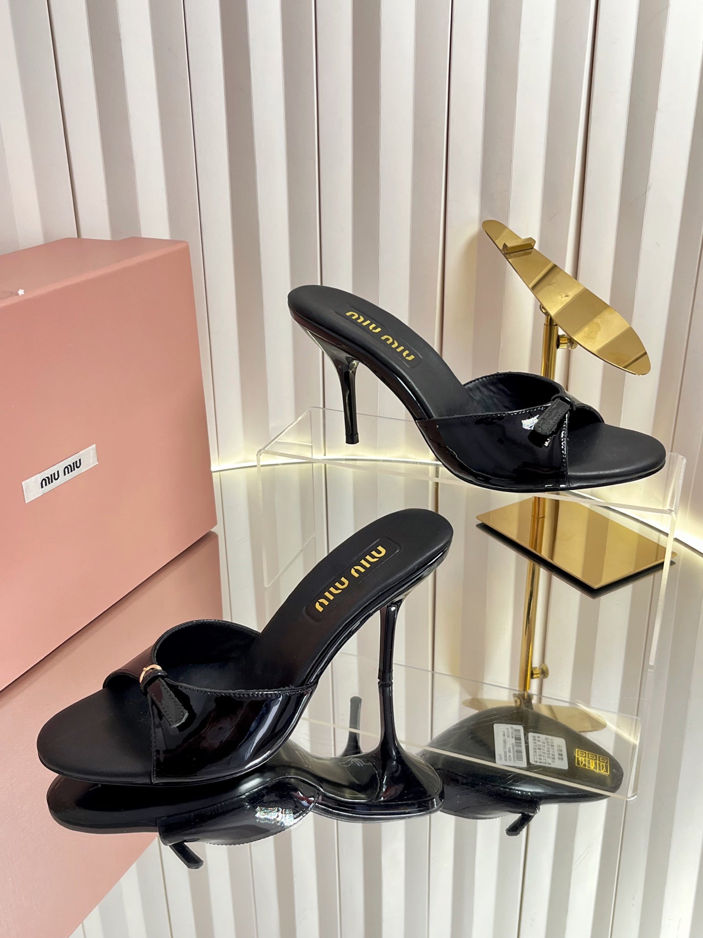 Miu Buckle Mules 8.5cm Black Patent Leather 880205