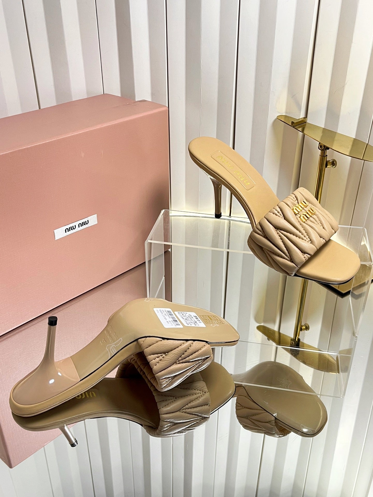 Miu 26s Padded Matelasse Mule Heels 85mm In Beige Calfskin Gold Hardware