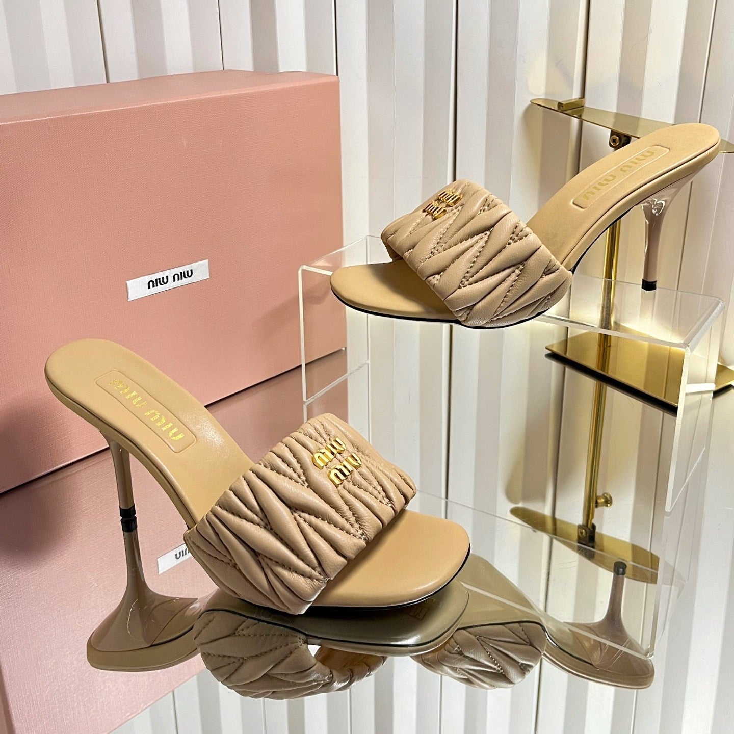 Miu 26s Padded Matelasse Mule Heels 85mm In Beige Calfskin Gold Hardware