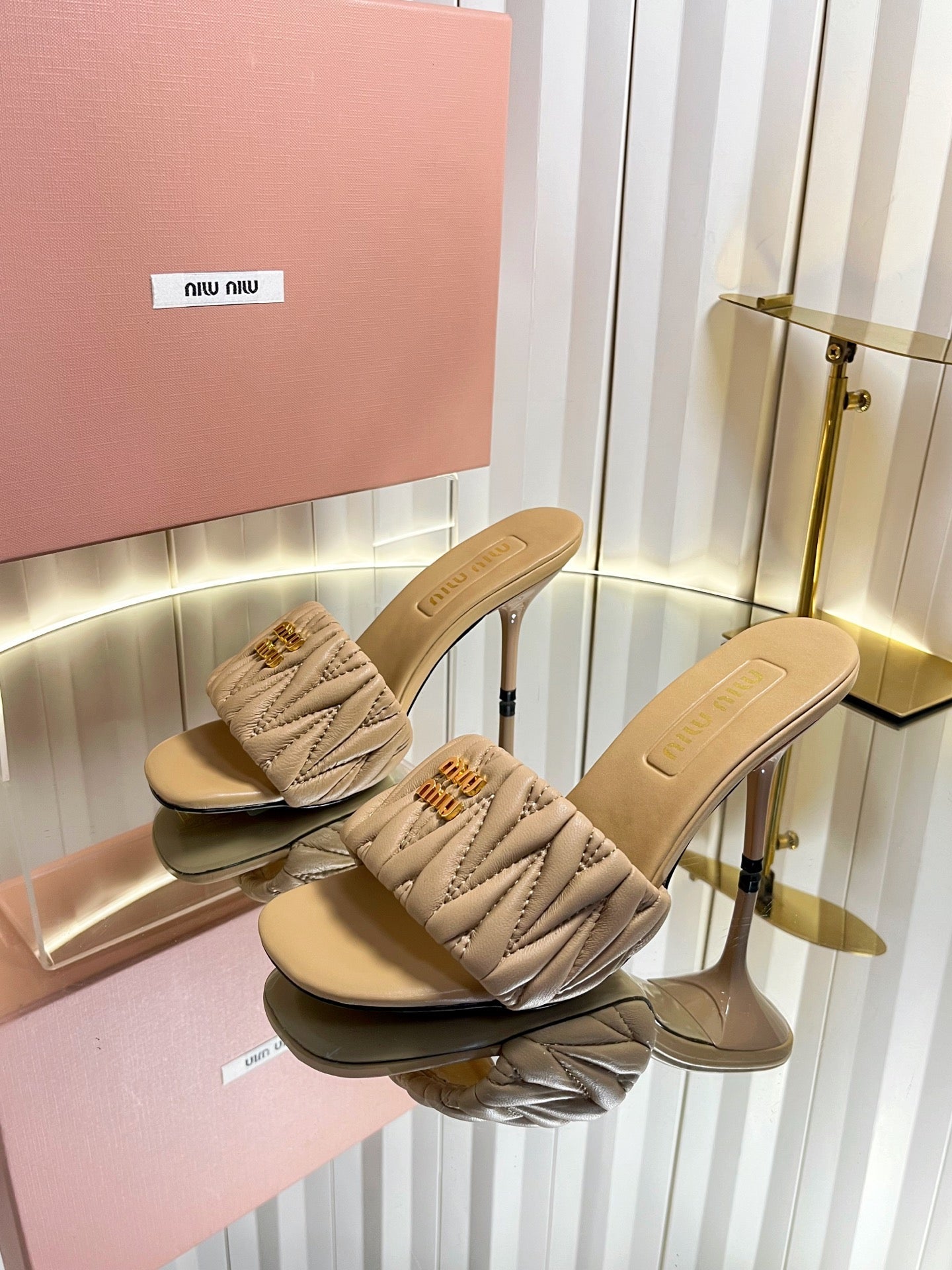 Miu 26s Padded Matelasse Mule Heels 85mm In Beige Calfskin Gold Hardware
