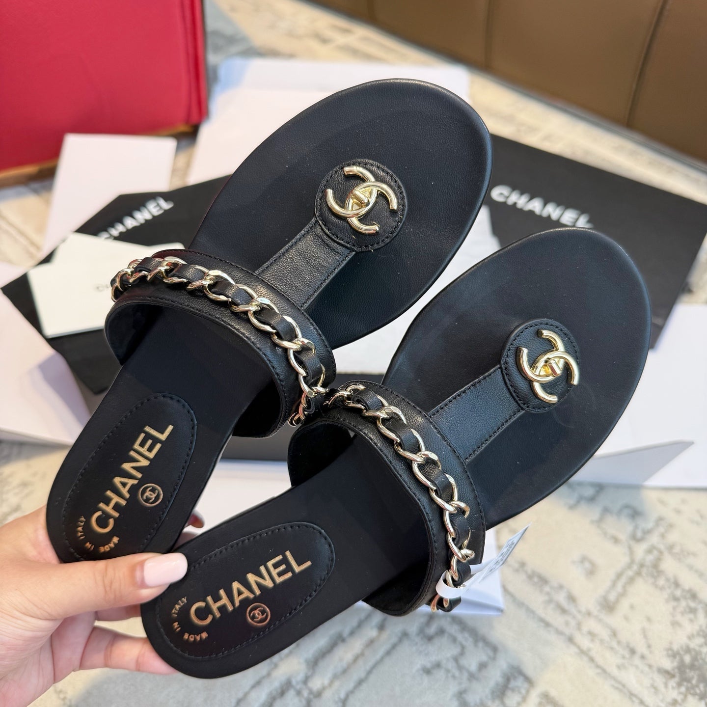 CC 25SS Thong Sandal 2cm Leather Chain Black Lambskin 319700