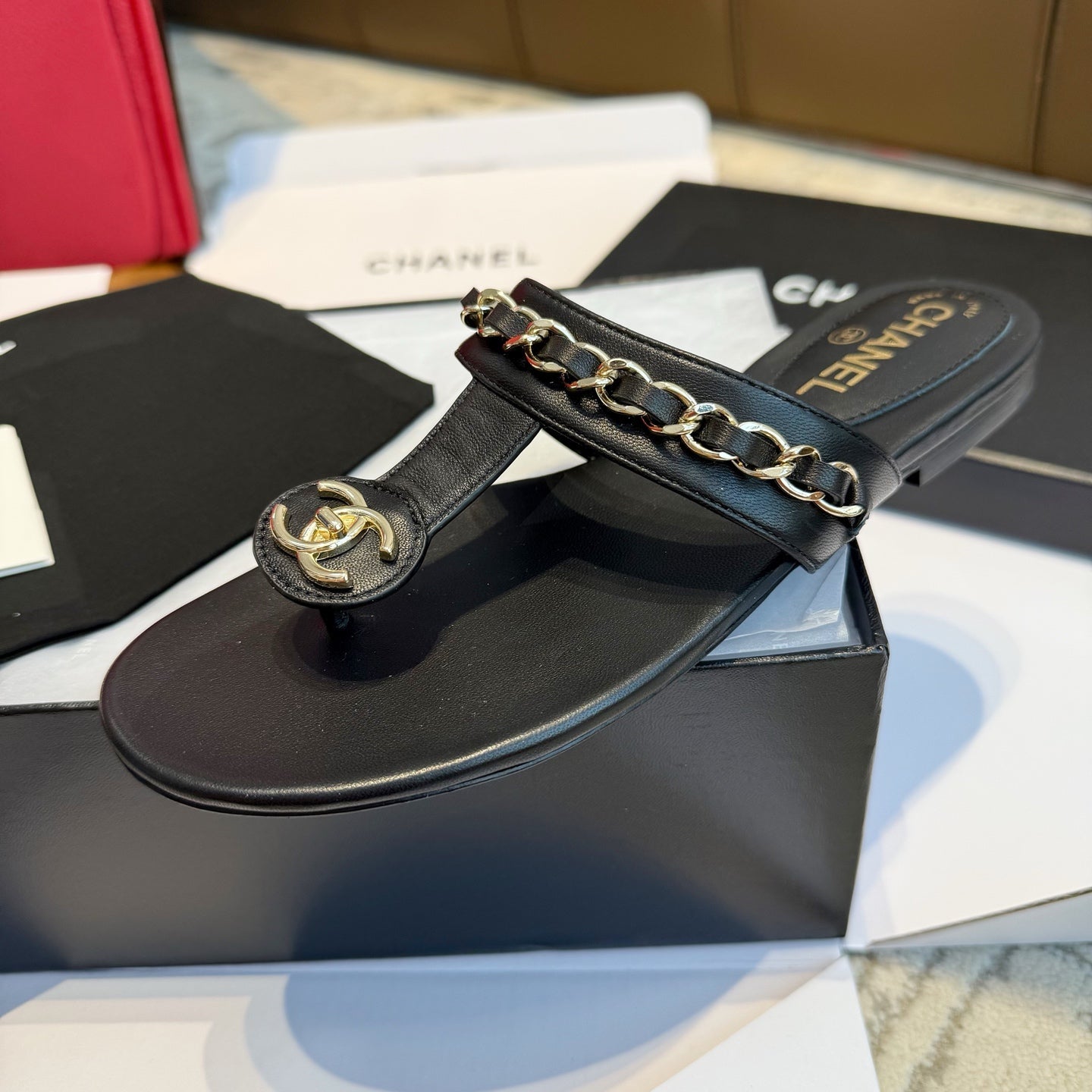 CC 25SS Thong Sandal 2cm Leather Chain Black Lambskin 319700