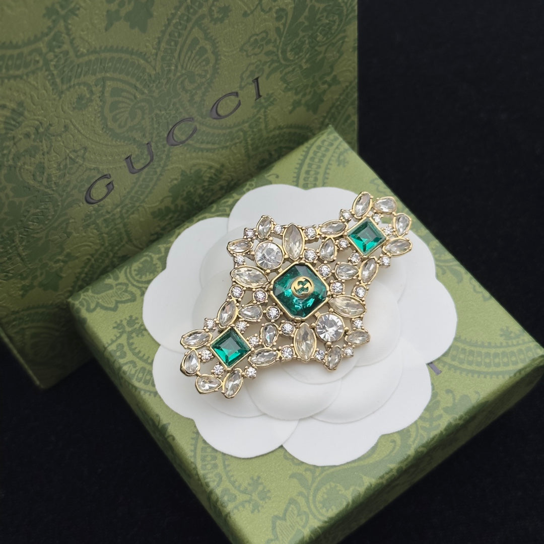 Gucci Brooch Gold 184036