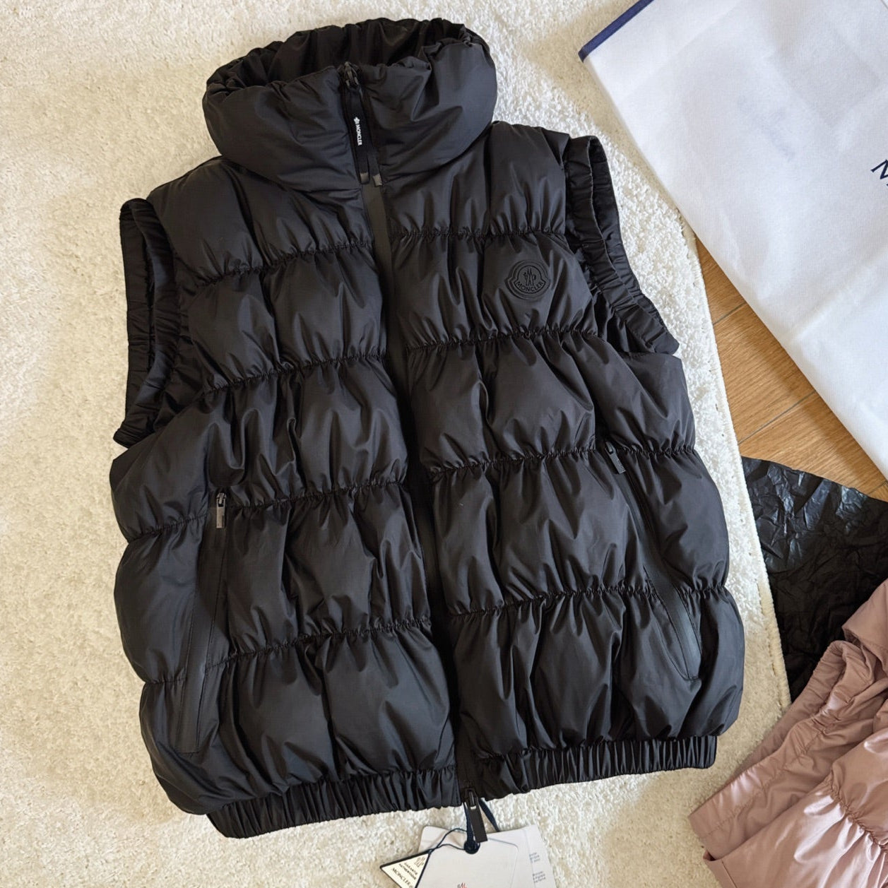 Moncler 2025 Apriate Vest Black Polyester Down