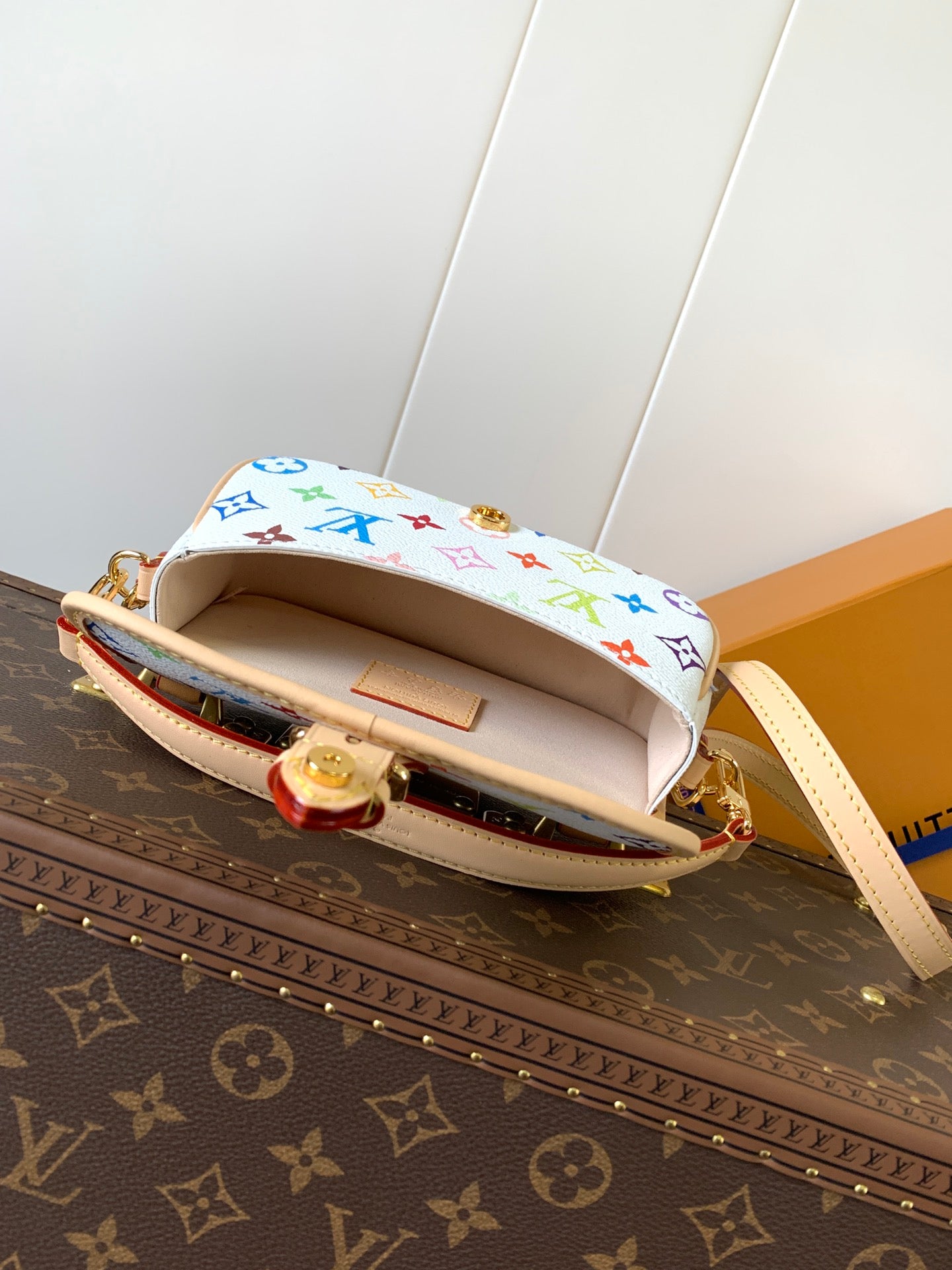 LV Nano Diane 19cm White Beige Monogram Canvas Cowhide