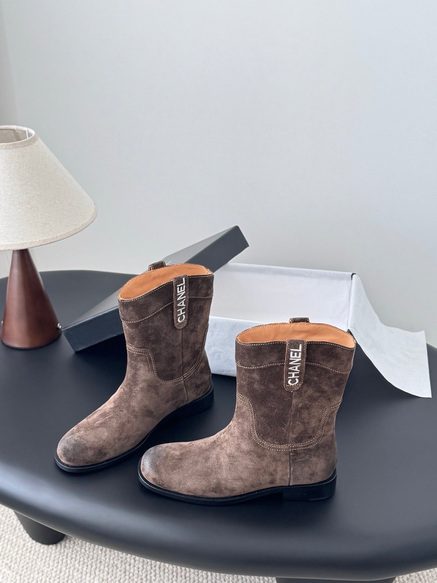 CC 25A Métiers d'Art Ankle Boots Coffee Suede 540761