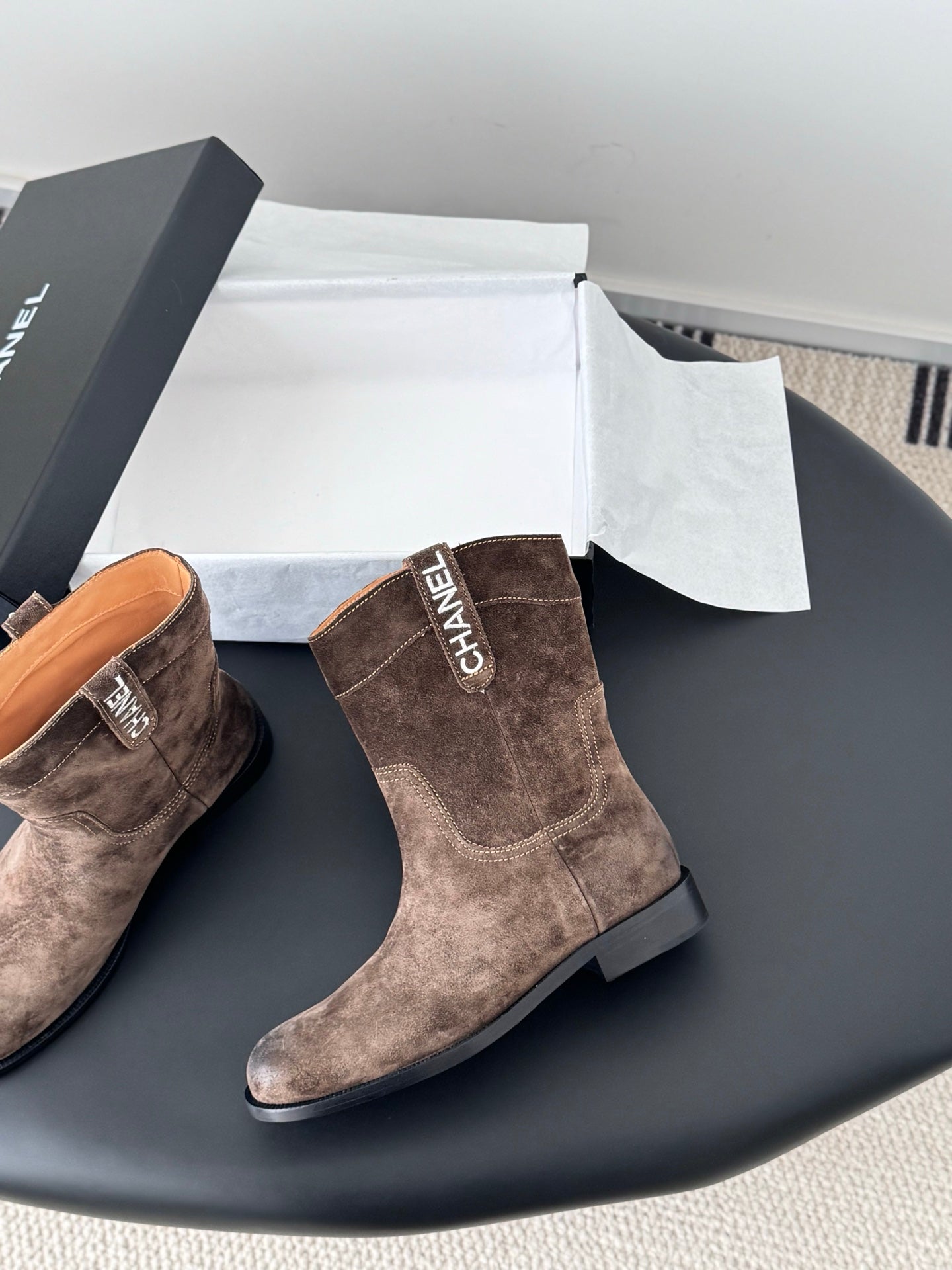 CC 25A Métiers d'Art Ankle Boots Coffee Suede 540761