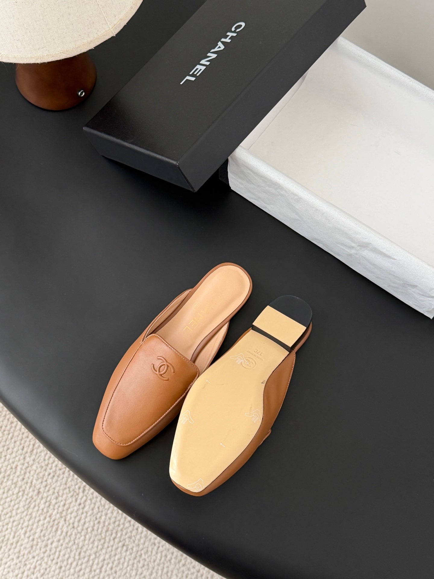 CC 26SS Loafers Mule Beige Lambskin 670819
