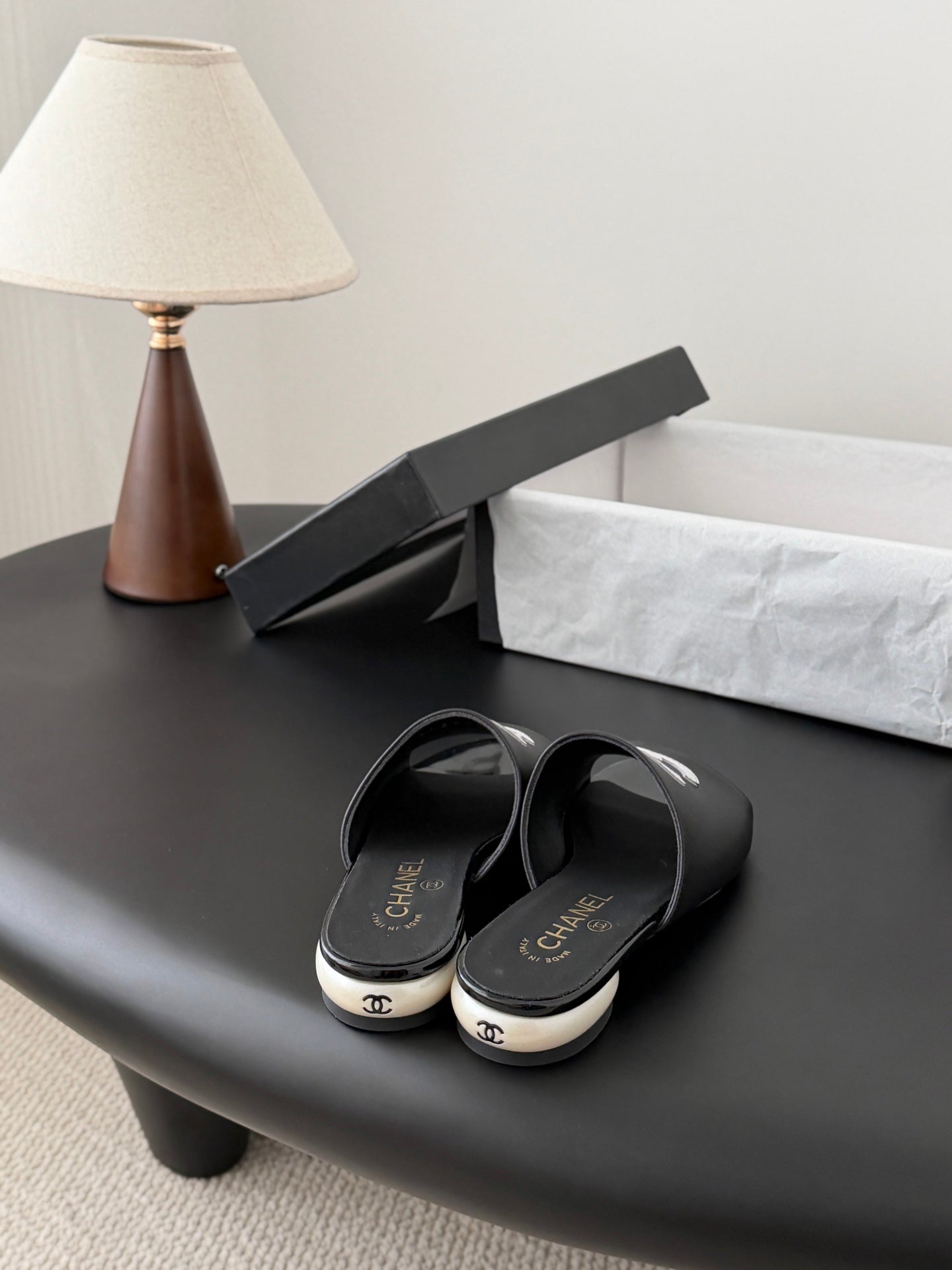 CC 26SS Mary Jane Slippers Black Lambskin Patent Leather 670614