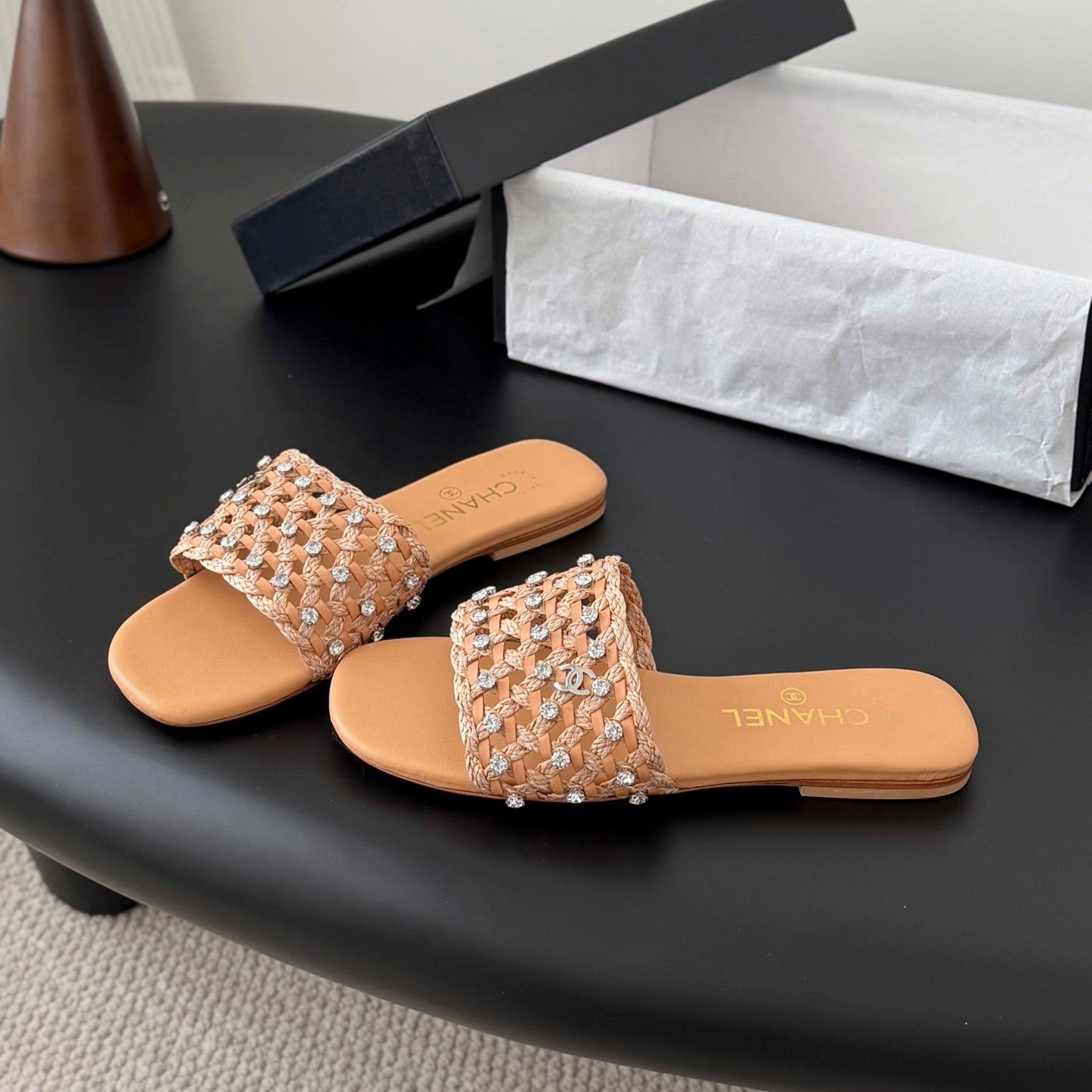 CC 26SS Slipper Beige Woven Lambskin 670626
