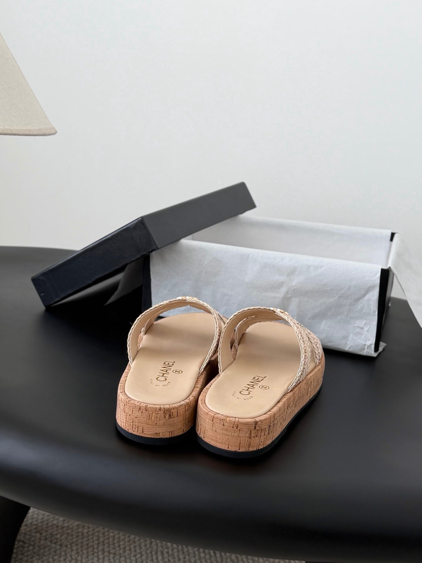 CC 26s Sandals Beige Raffia Sheepskin 670378