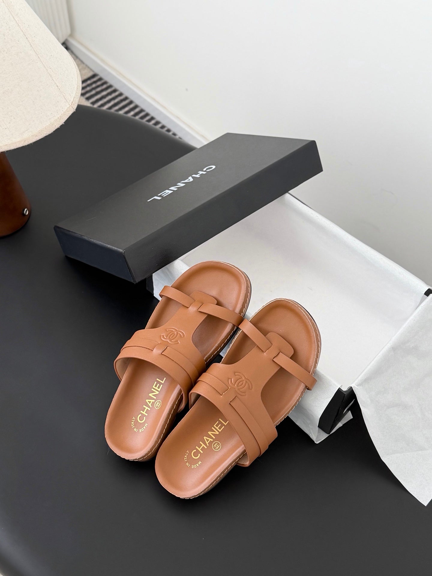 CC 26s Sandals Brown Sheepskin 670378