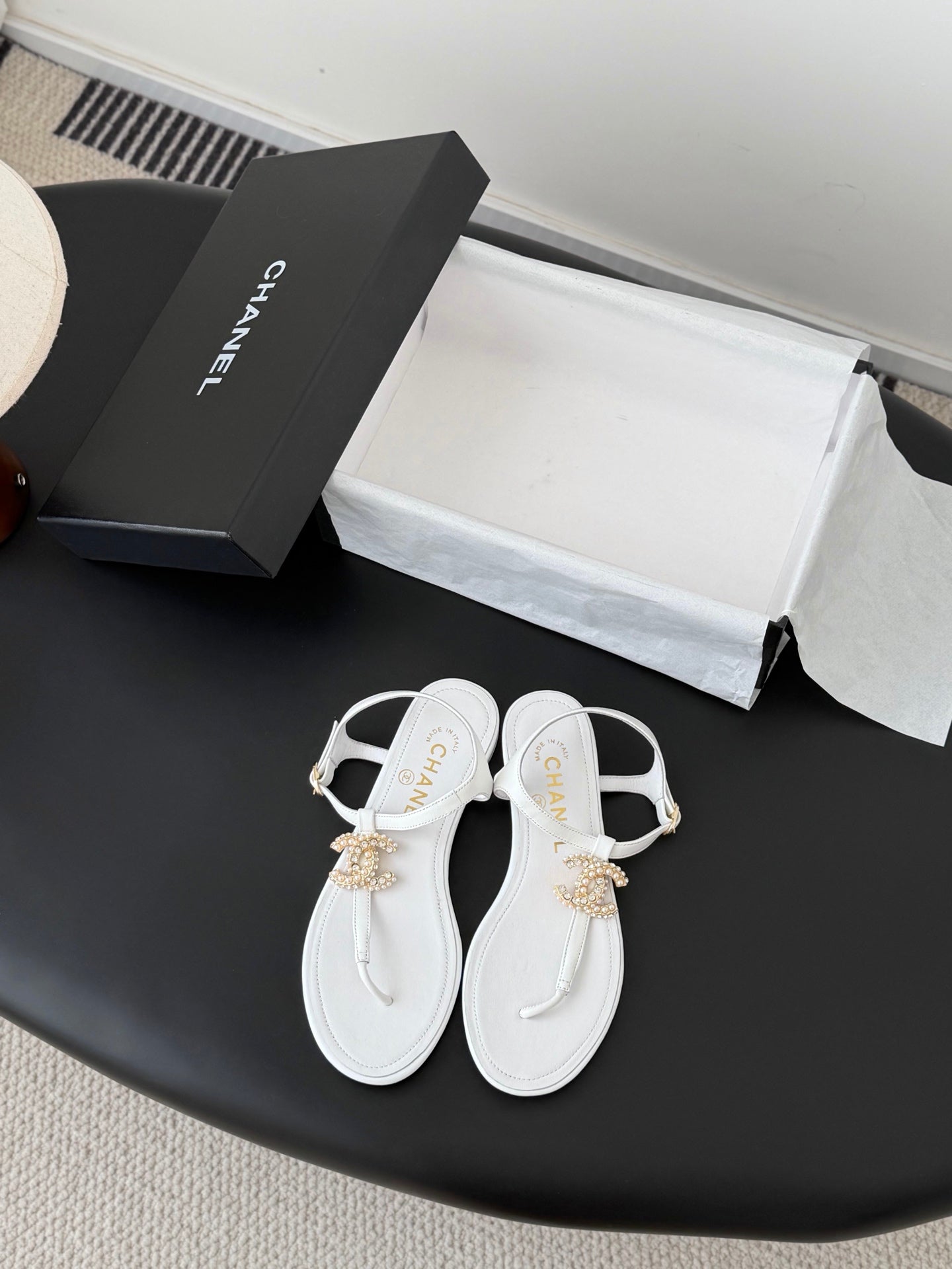 CC Strappy Sandals White Sheepskin 670382
