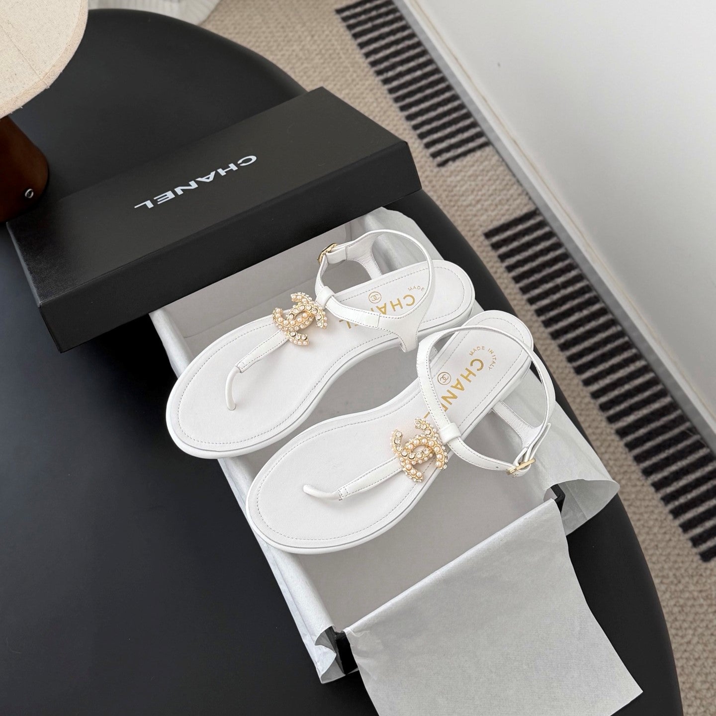 CC Strappy Sandals White Sheepskin 670382
