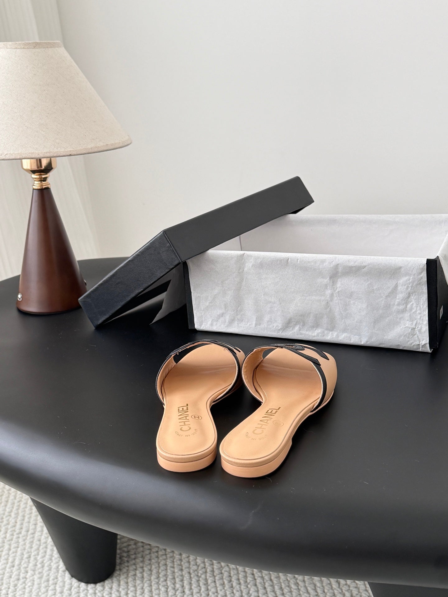 CC 2026 Flat Sandal Beige Black Lambskin 675863