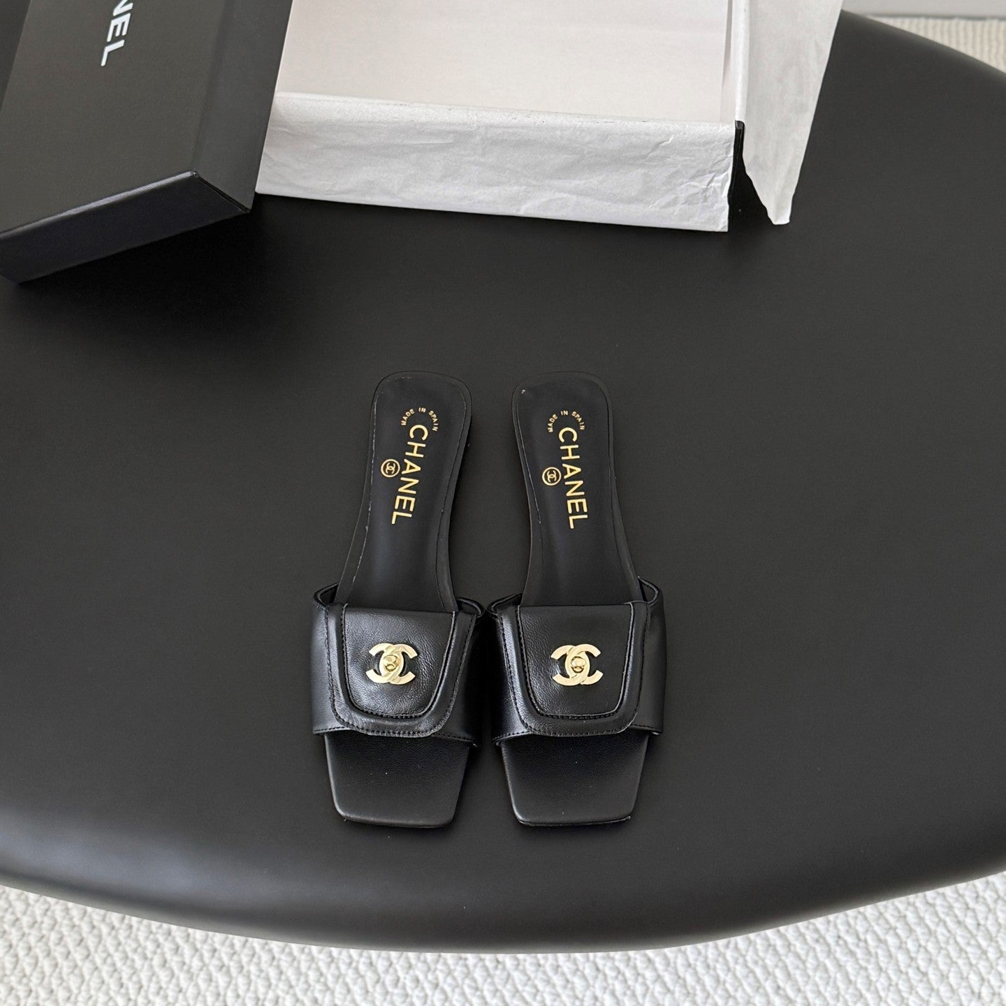 CC 26C Slippers Flat Black Sheepskin 717807