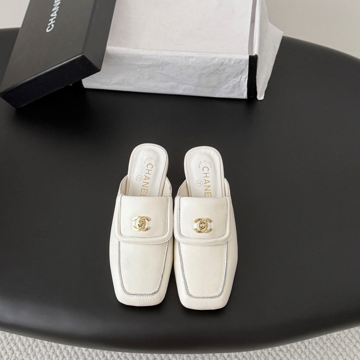 CC Half-Slippers Flat White Calfskin 717816
