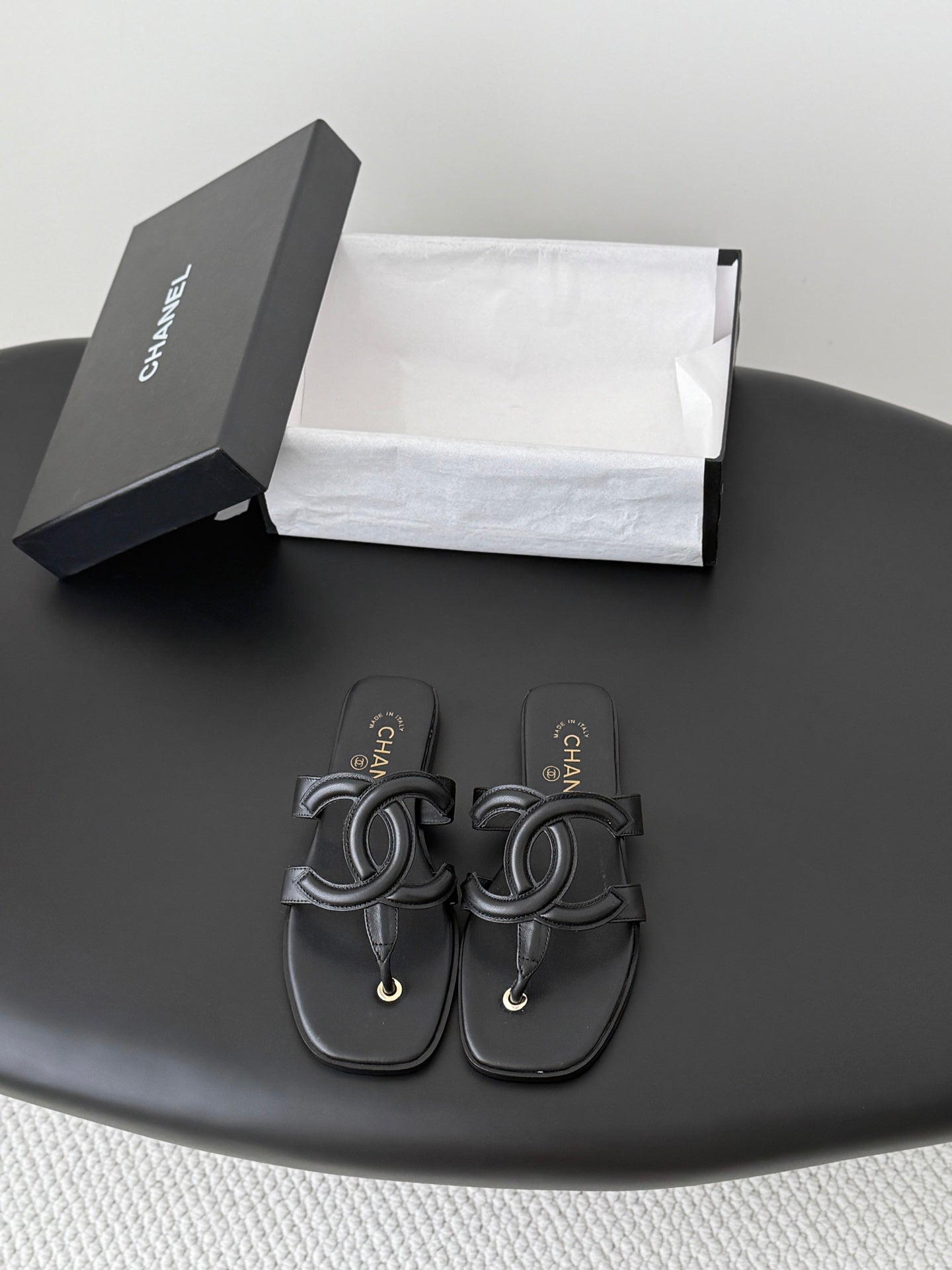 CC 26s Flip-Flops Black Lambskin 761305