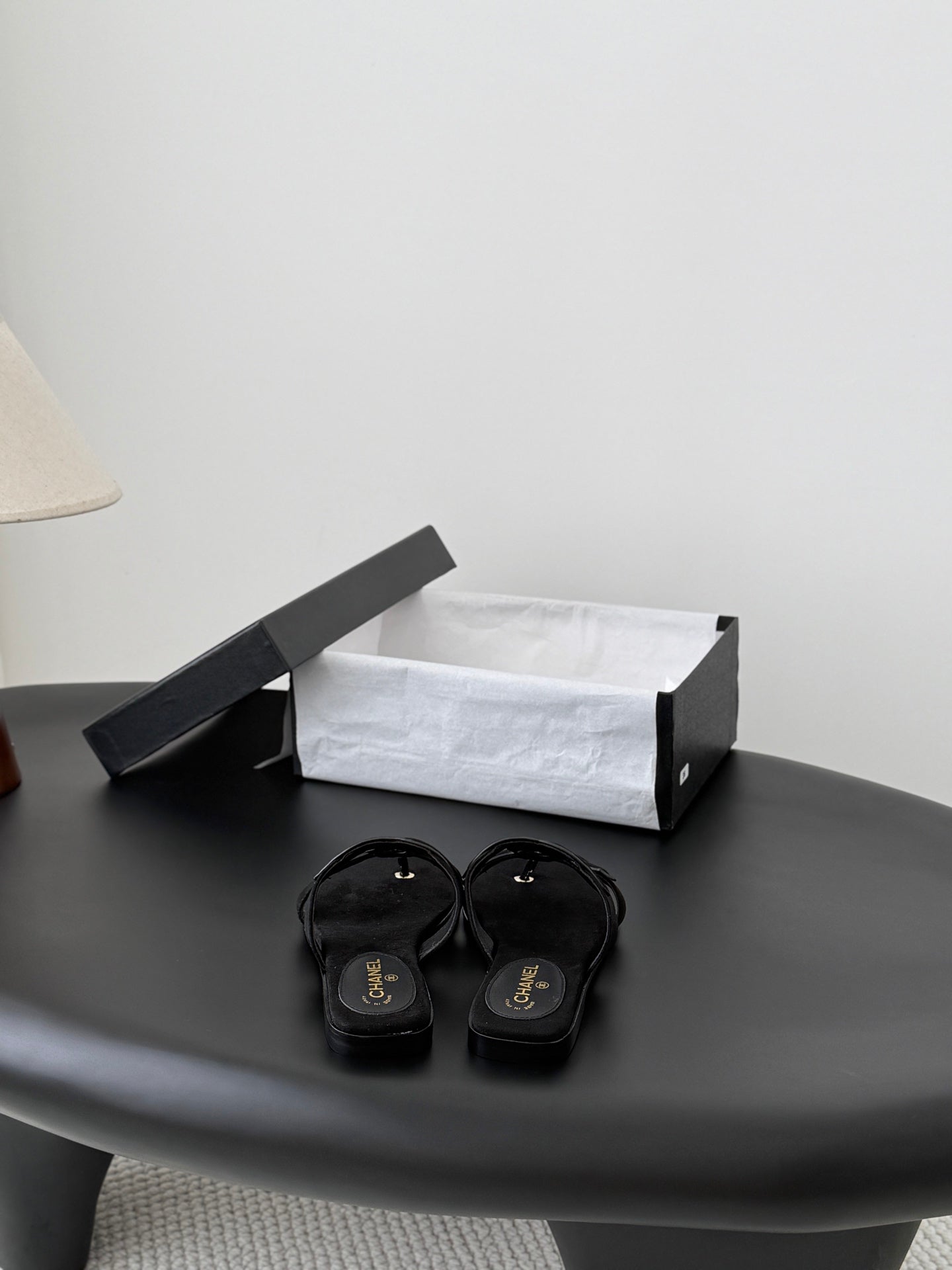 CC 26s Flip-Flops Black Suede 761306