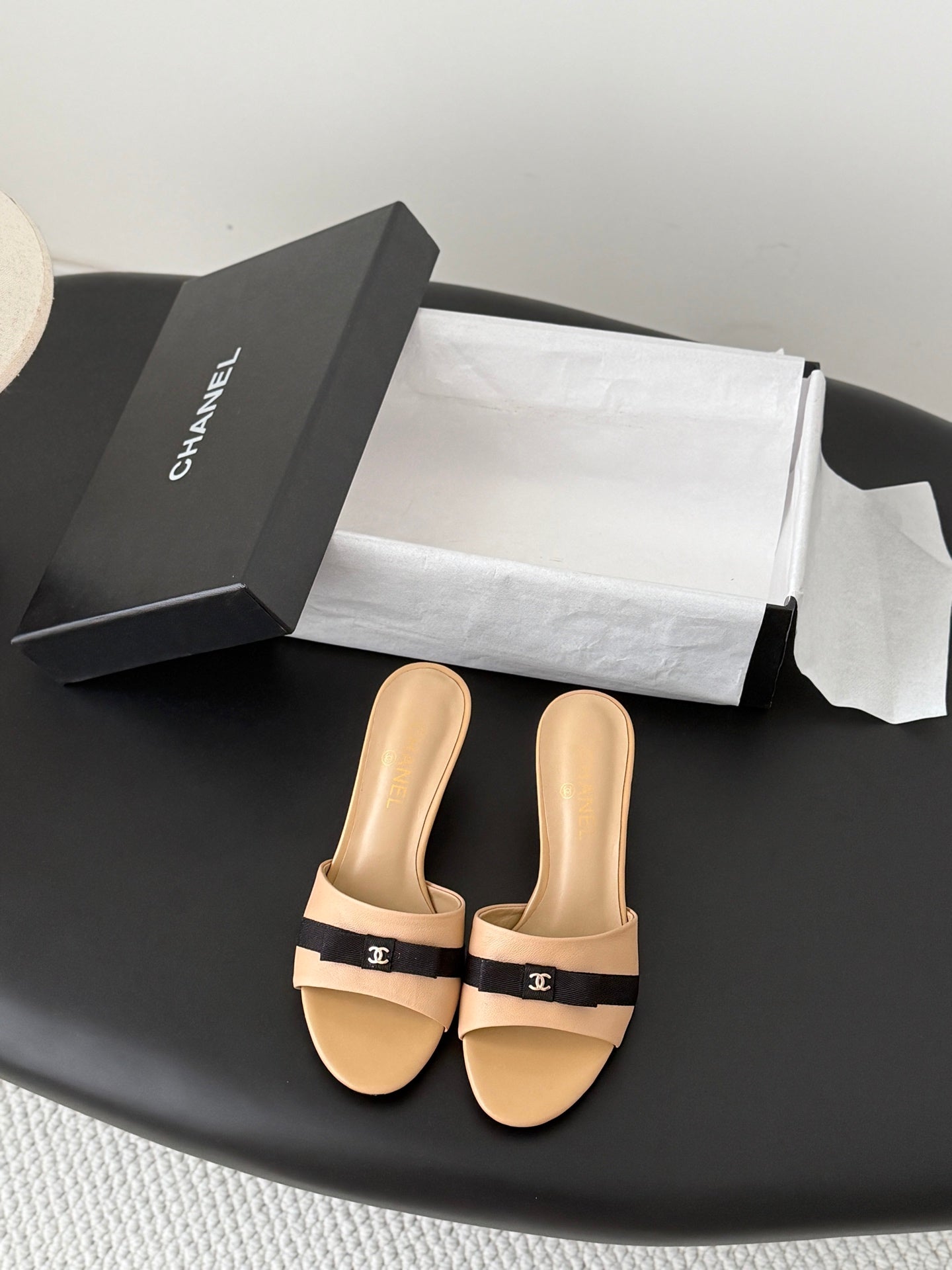CC 26s Slippers Black Beige Fabric Leather 914929