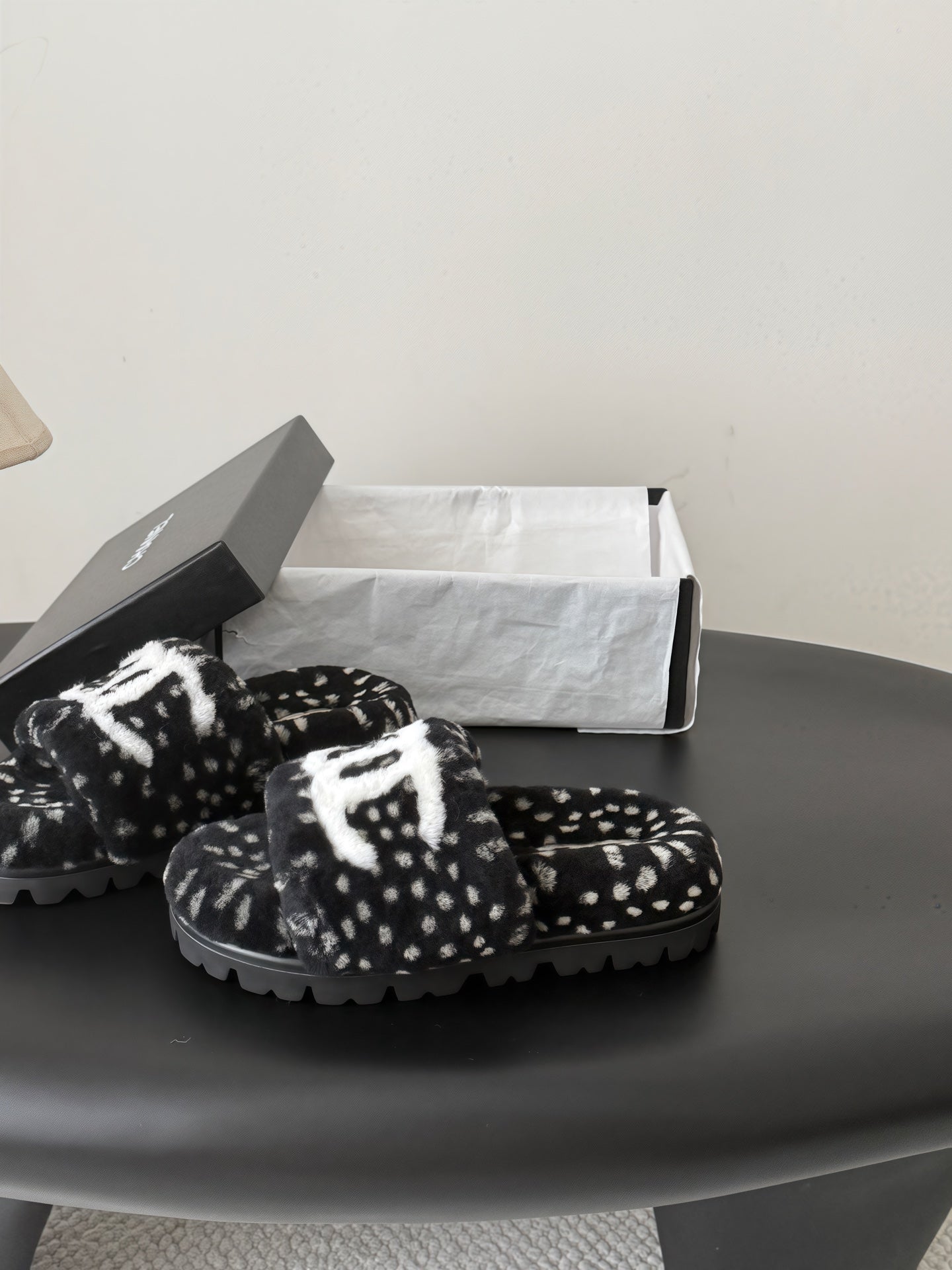 CC 26s Slides Black White Dalmatian Print Shearling 969710