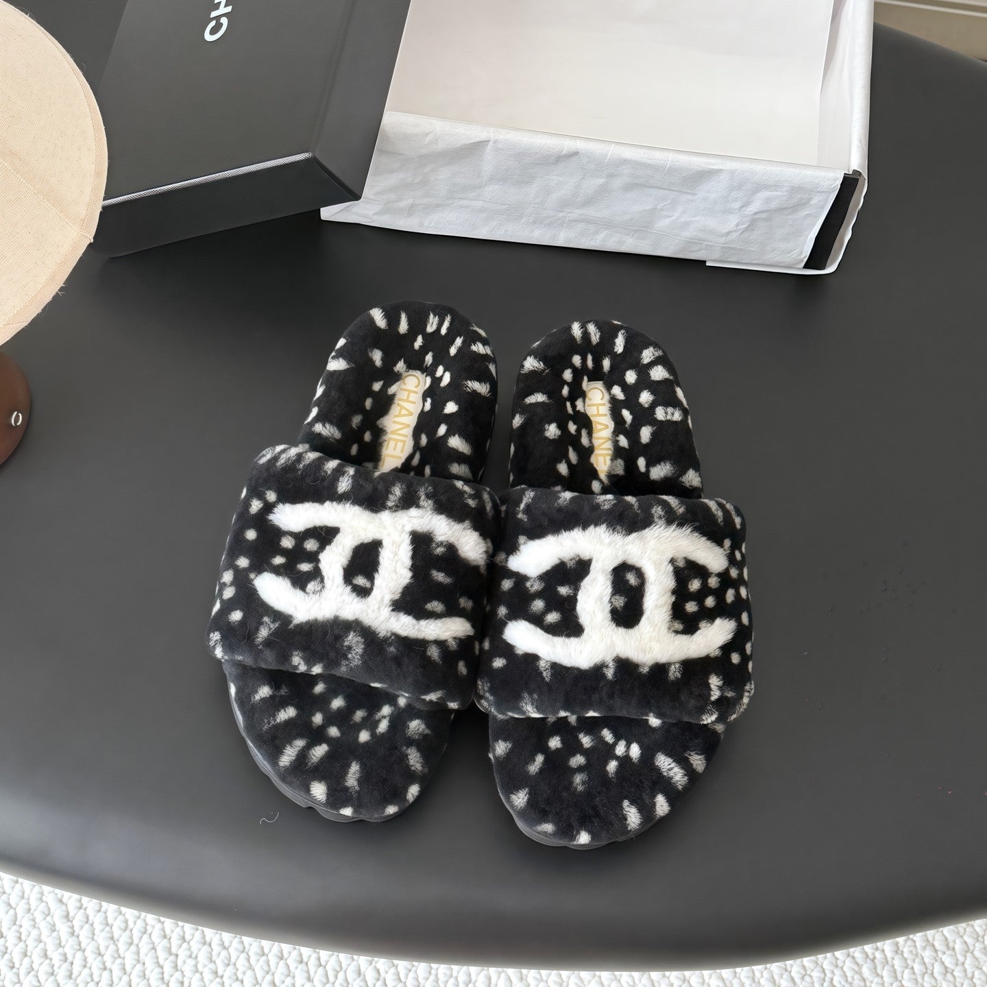 CC 26s Slides Black White Dalmatian Print Shearling 969710