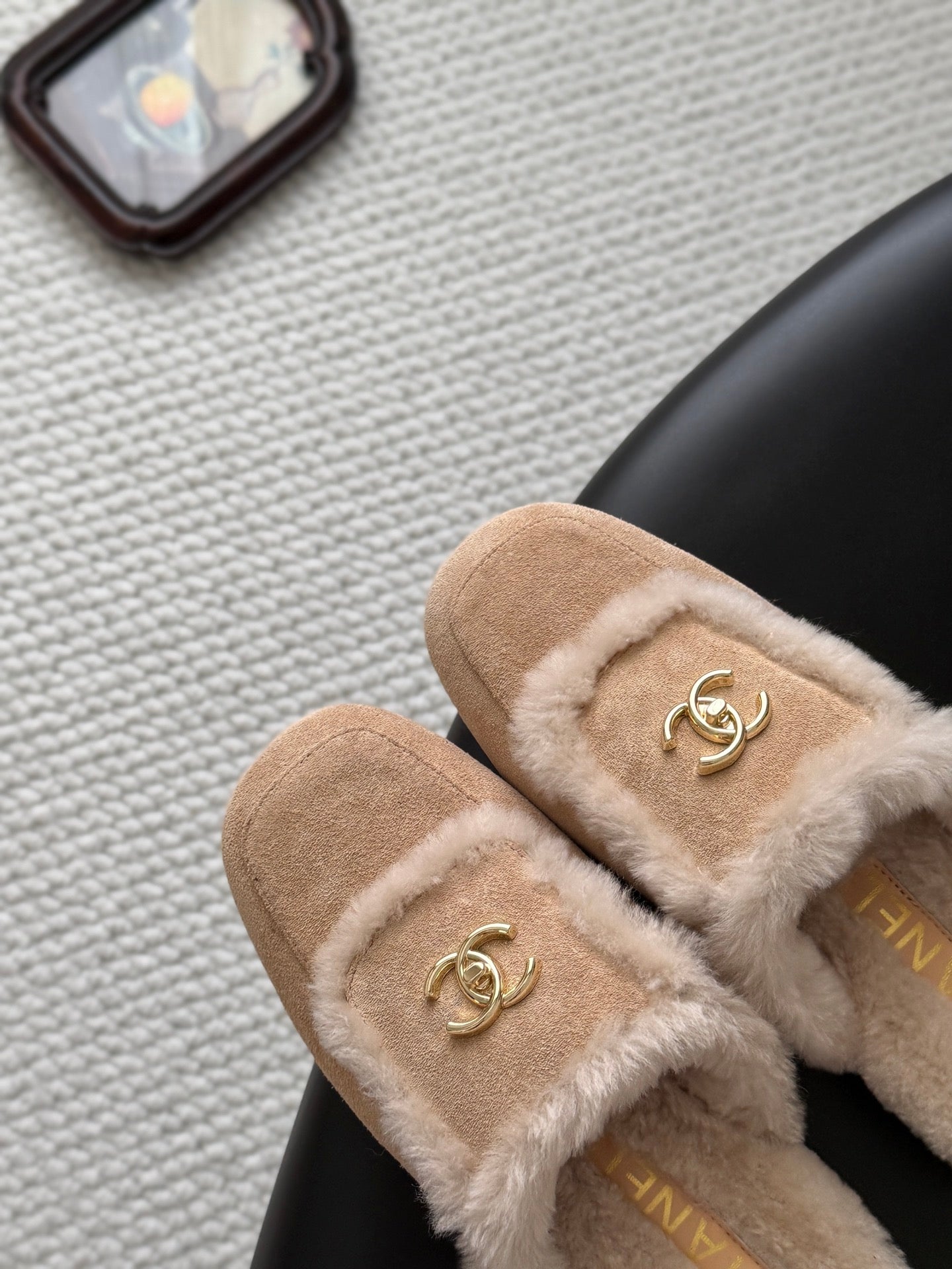 CC 26s Slip-On Mules Light Beige Fluffy Shearling Suede 969729