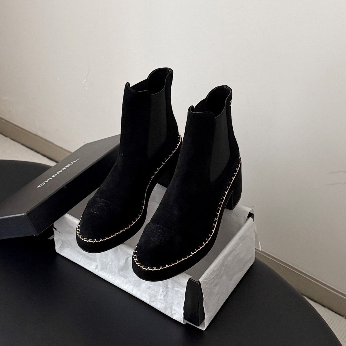 CC 26s Chelsea Ankle Boots Black Suede 122415