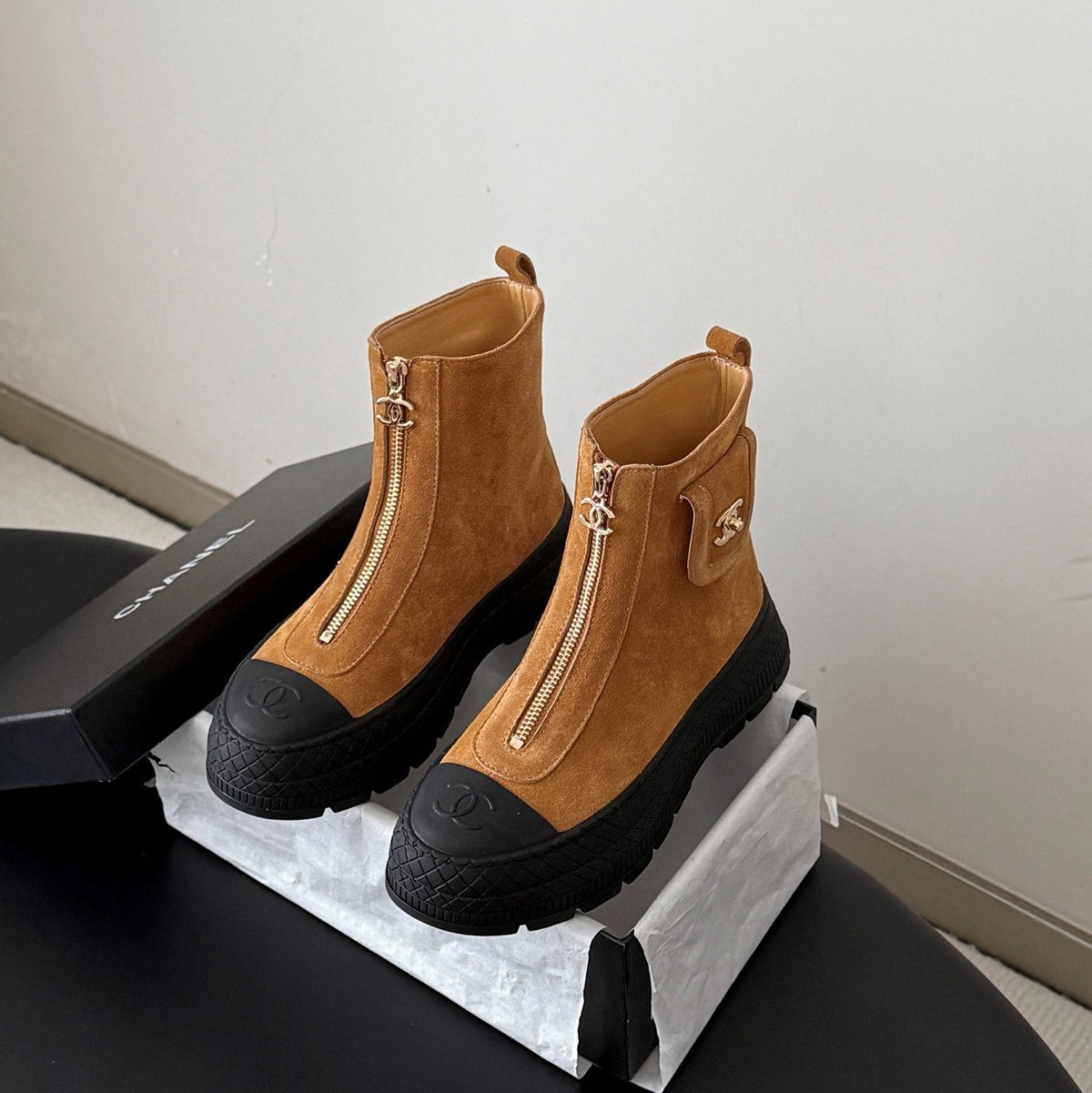 CC 26s Zipper Front Ankle Boots Brown Black Suede 127703