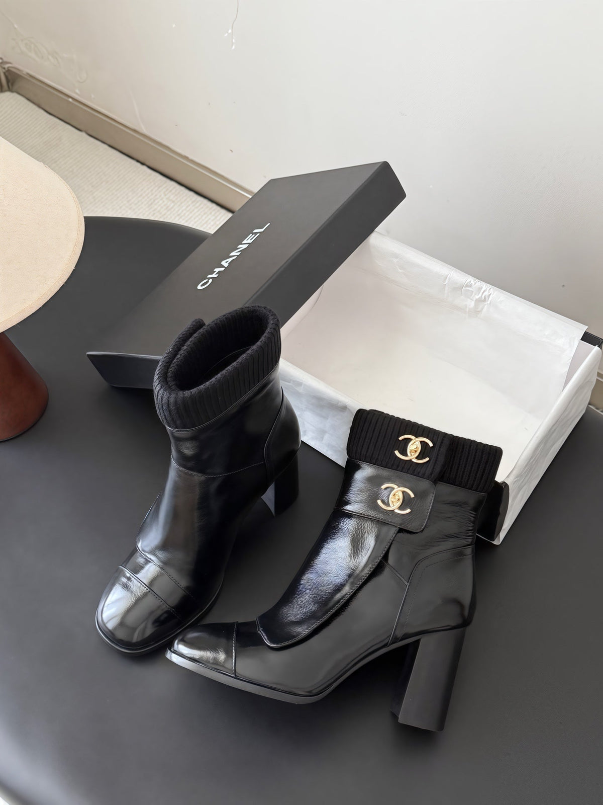 CC 26s Ankle Boots Black Gold Knit Cuff Leather 127794