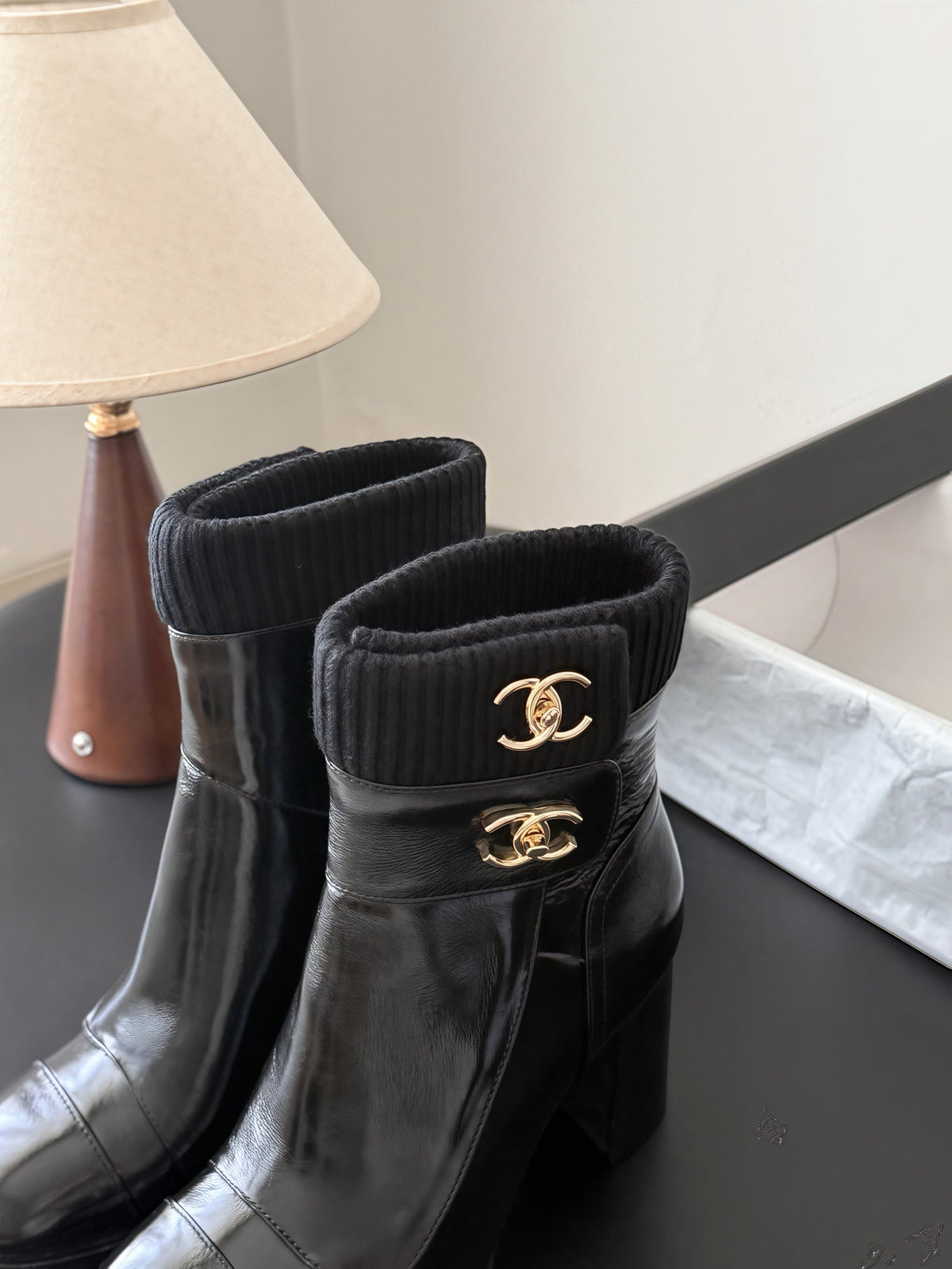 CC 26s Ankle Boots Black Gold Knit Cuff Leather 127794
