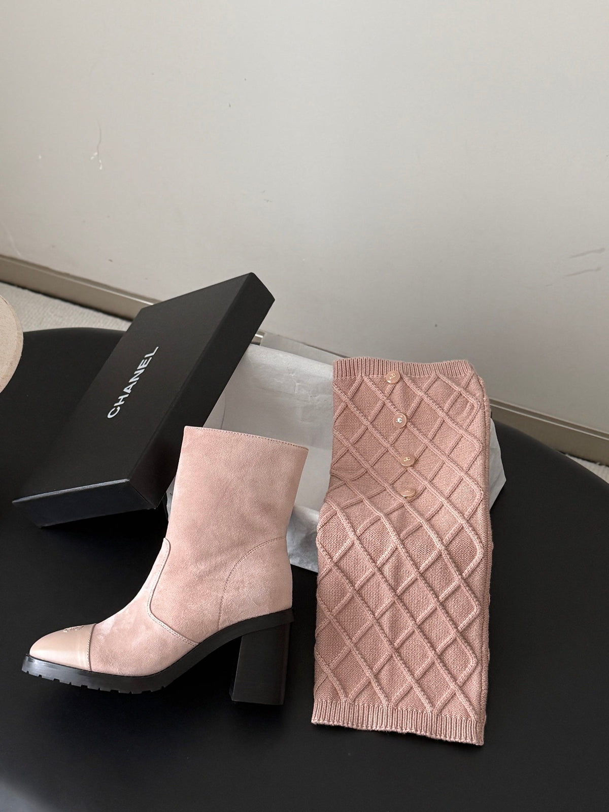CC 26s Knit Leg Warmer Knee High Boots Beige Pink Suede 127818
