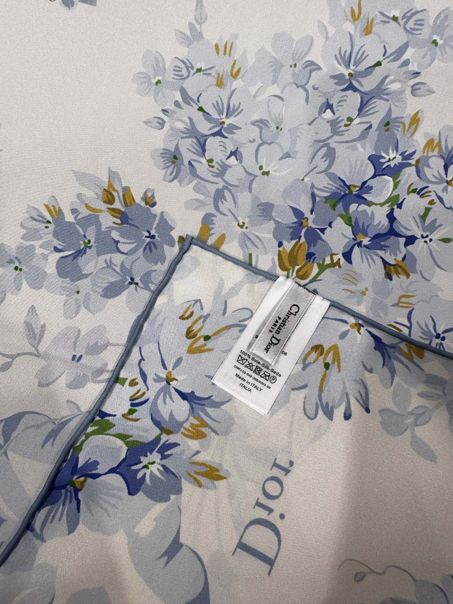 CD Jouy Scarf 90x90cm White Blue Silk Twill 209850