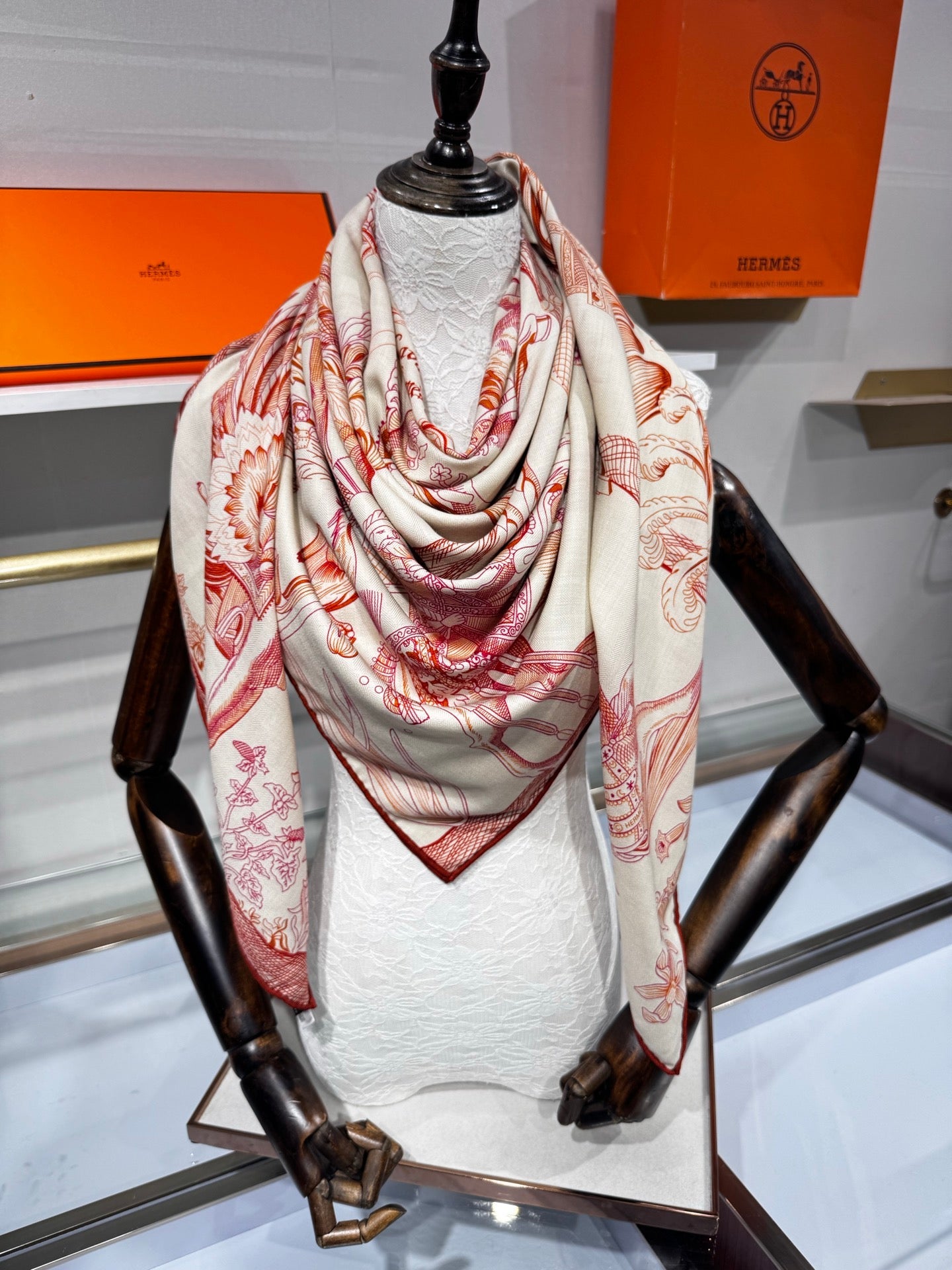HM 26s Della Cavalleria Favolosa Shawl 140 x140cm Silk Cashmere 215638