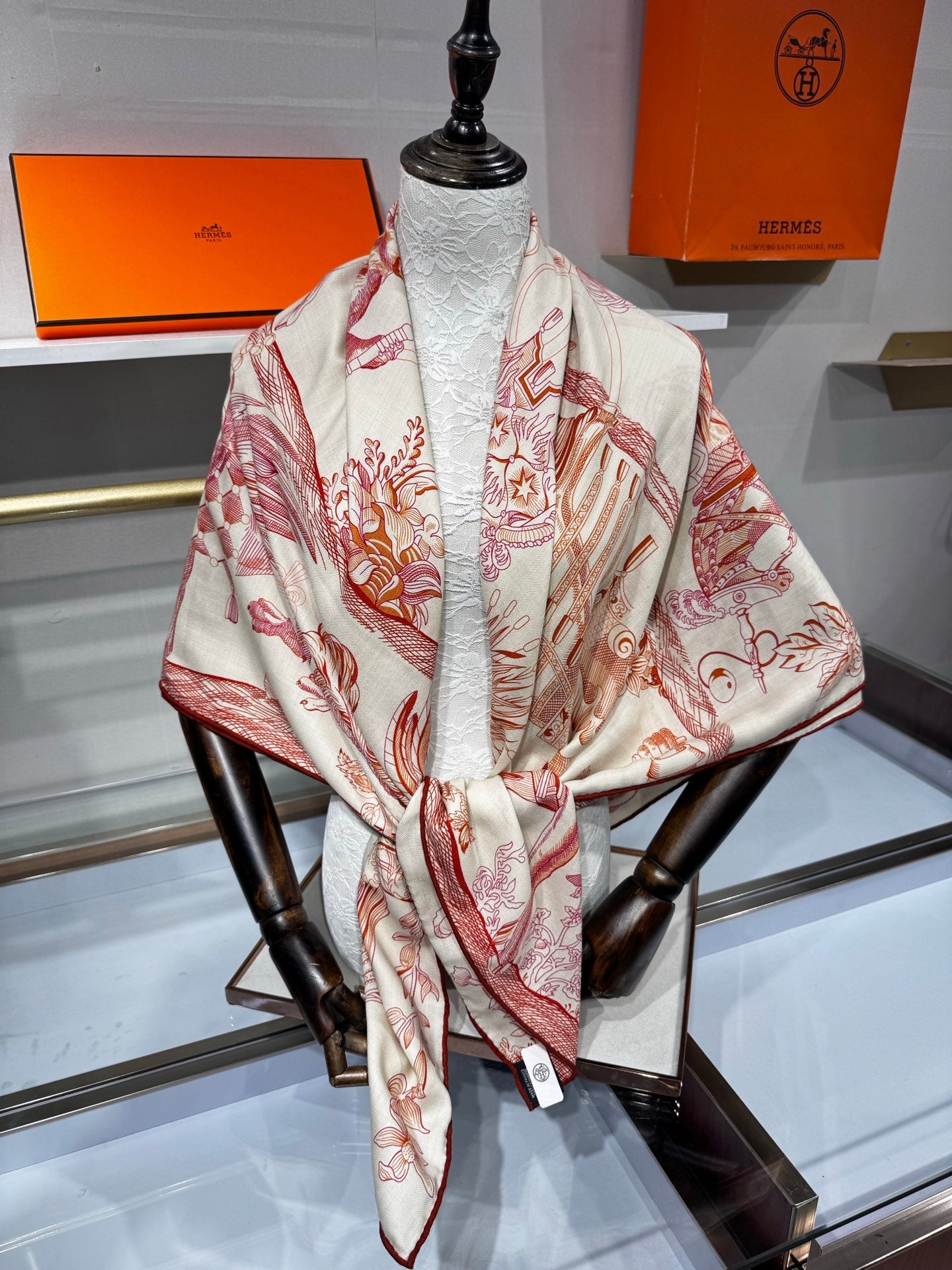 HM 26s Della Cavalleria Favolosa Shawl 140 x140cm Silk Cashmere 215638