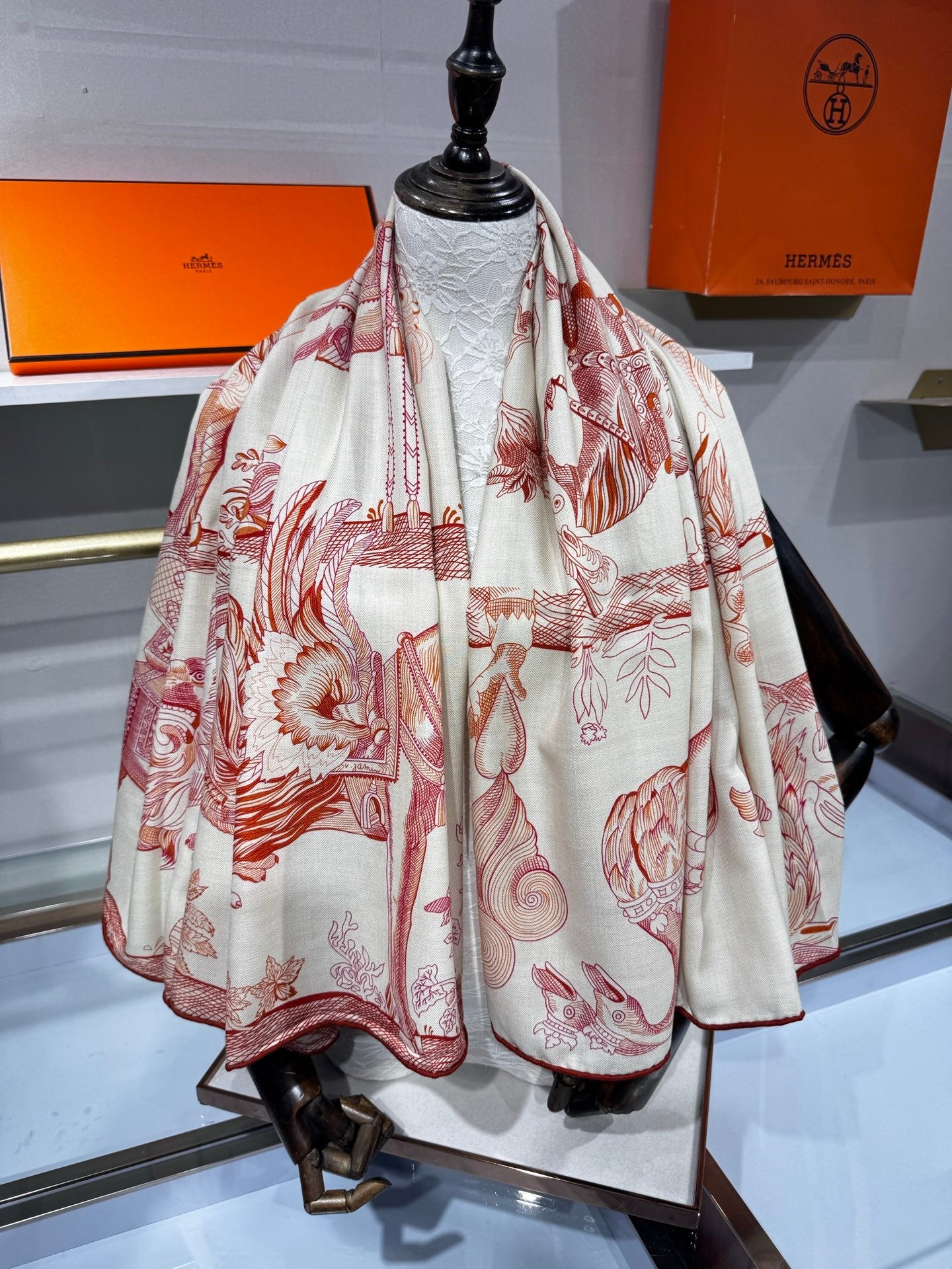 HM 26s Della Cavalleria Favolosa Shawl 140 x140cm Silk Cashmere 215638