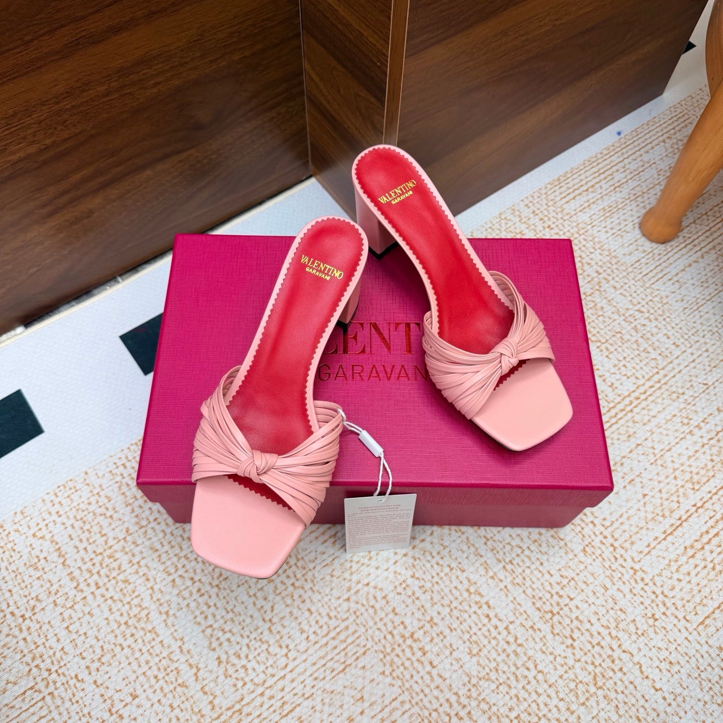 VT 26s Annet Mules 6.5cm Light Pink Woven Leather 974329