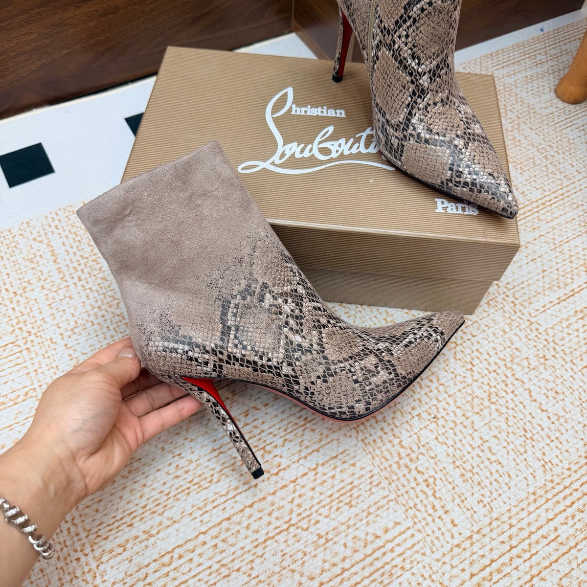 CL 26s So Kate Ankle Boots 10.5cm Natural Python Beige Suede Leather 973837