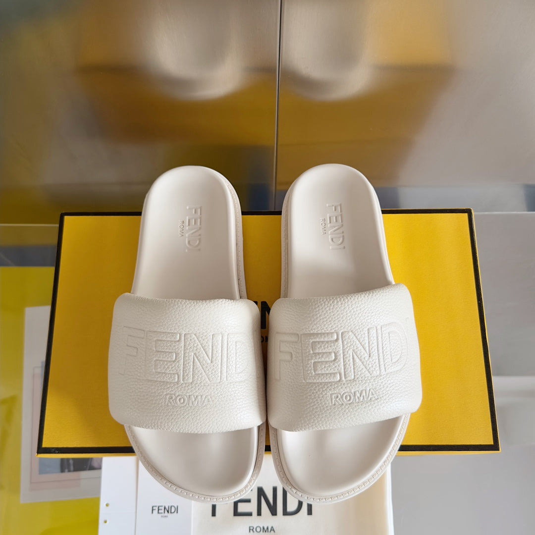 FENDI ROMA SLIDES IN WHITE FUSSBETT LAMBSKIN