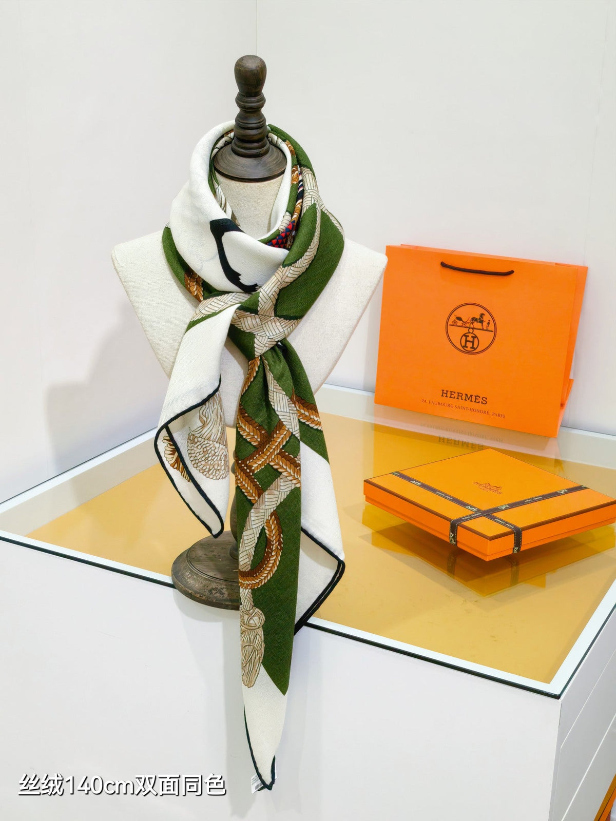 HM 26s Scarf 140 In Cashmere And Silk 504788