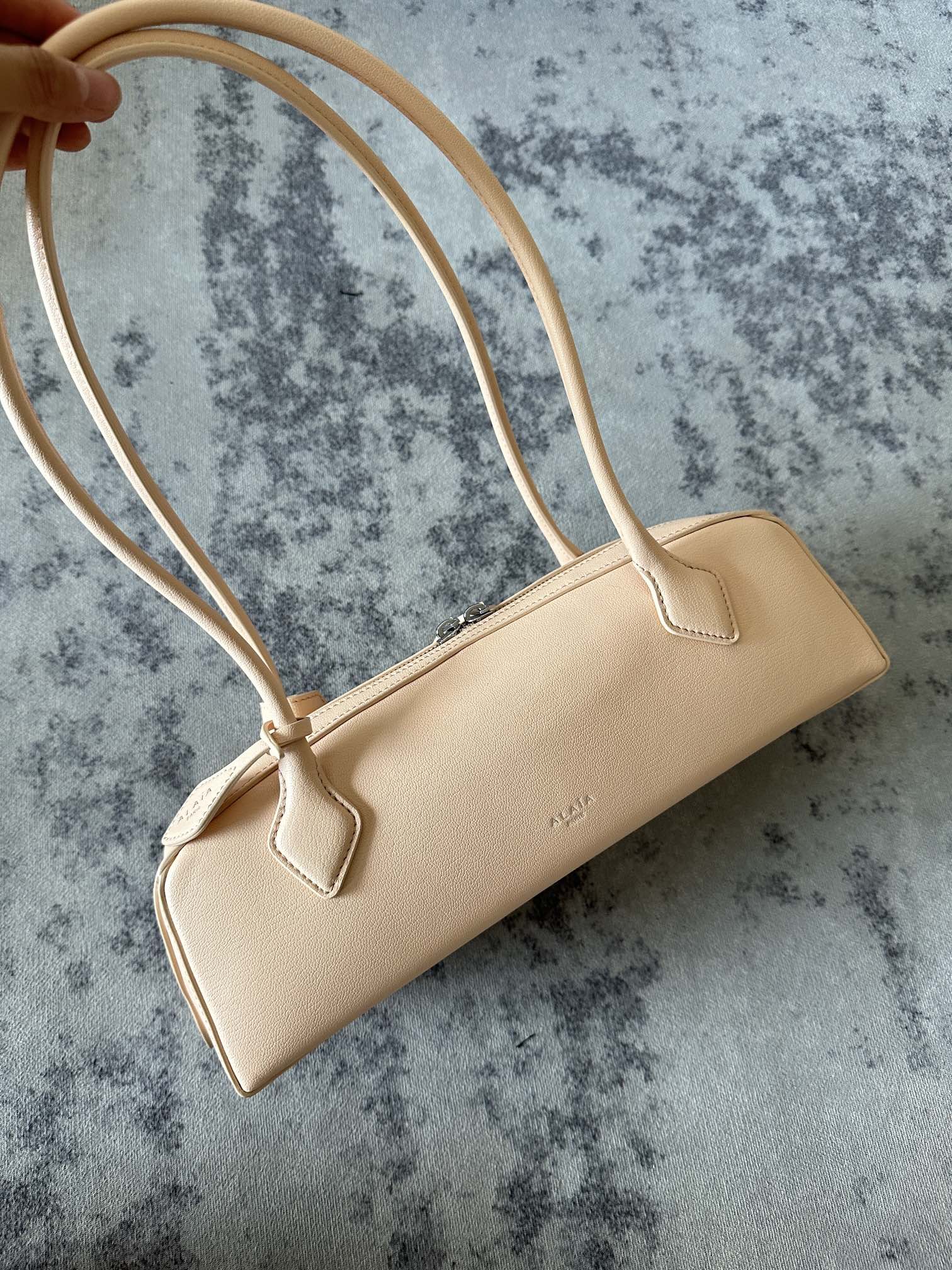 LE TECKEL MEDIUM BAG 32 IN BISQUE GOATSKIN