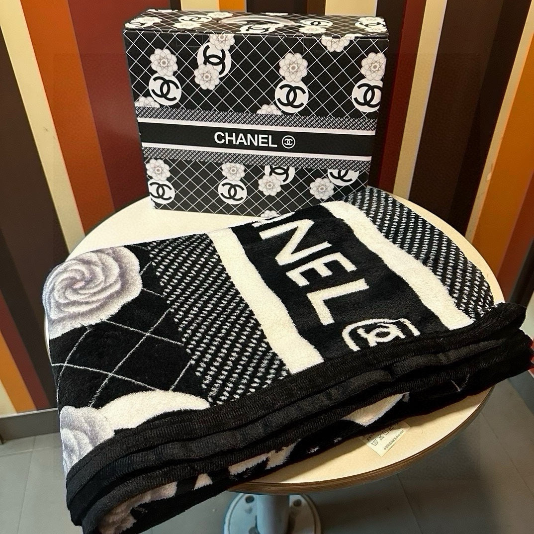 FLOWER BLANKET IN BLACK MIX COLORFUL MILK VELVET 421608