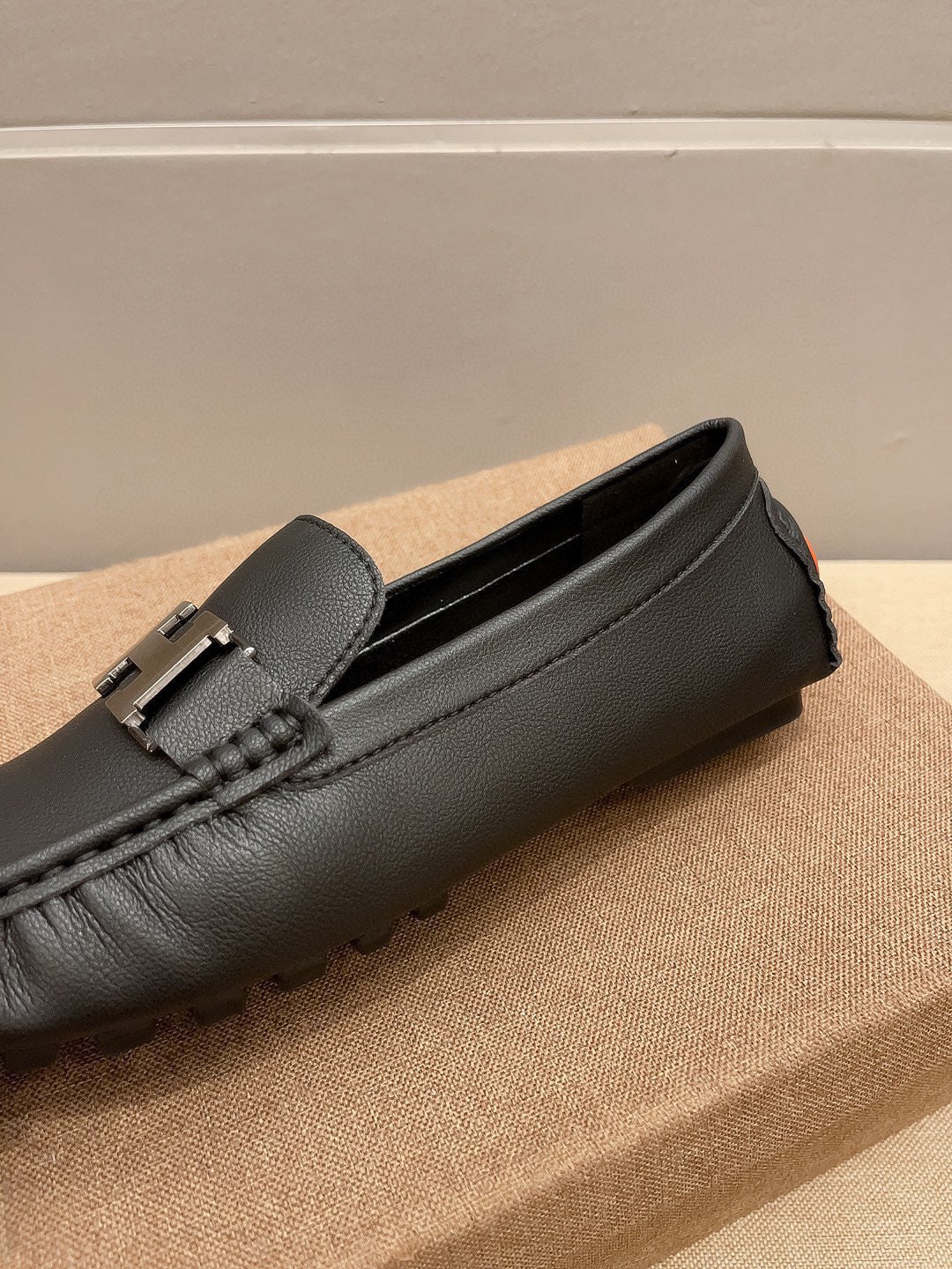HM Men's Slip-on Loafers Black Calfskin 892076