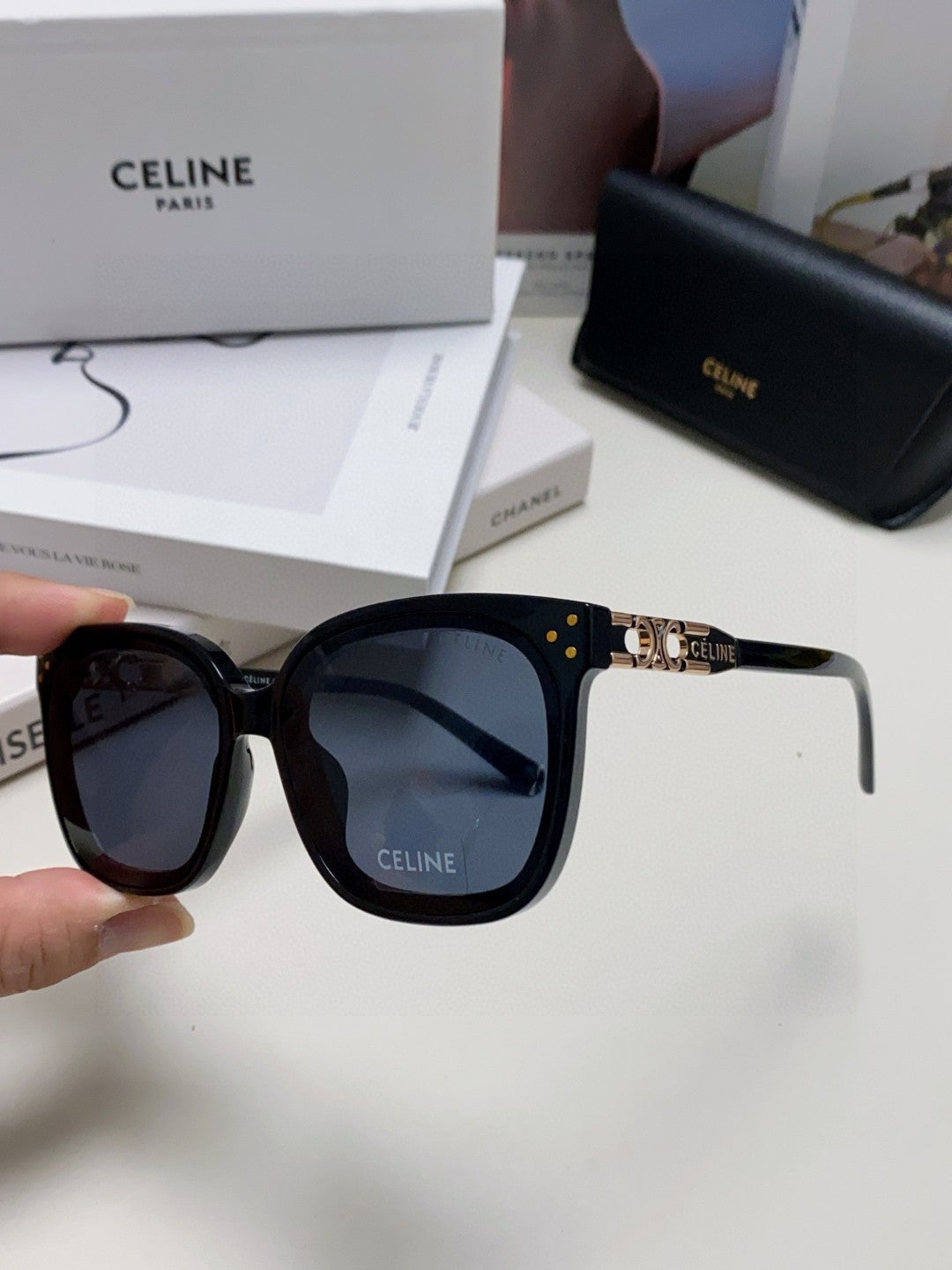 TRIOMPHE SUNGLASSES 573252 IN BLACK ACETATE METAL LOGO