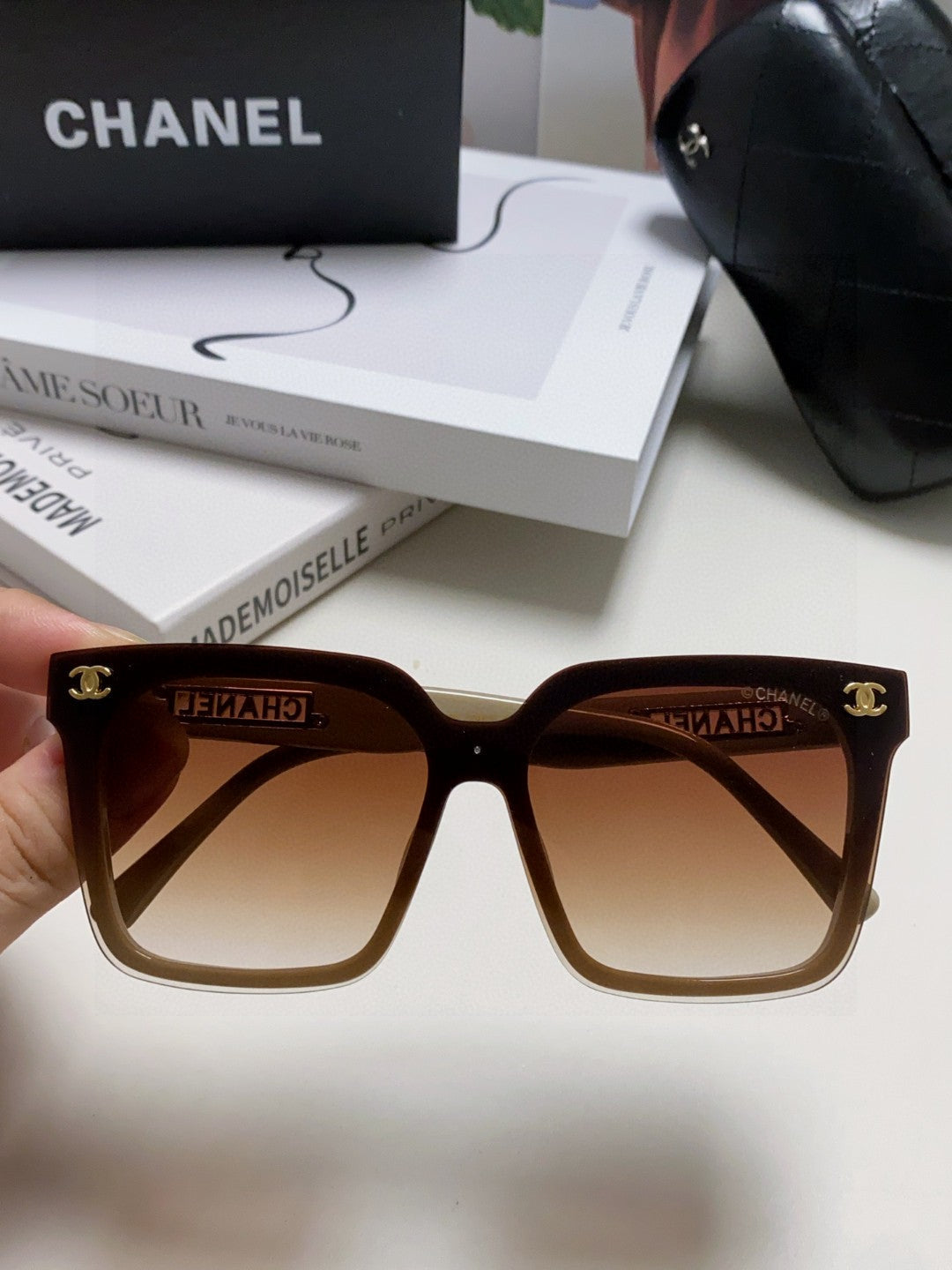 CC Sunglasses 429521