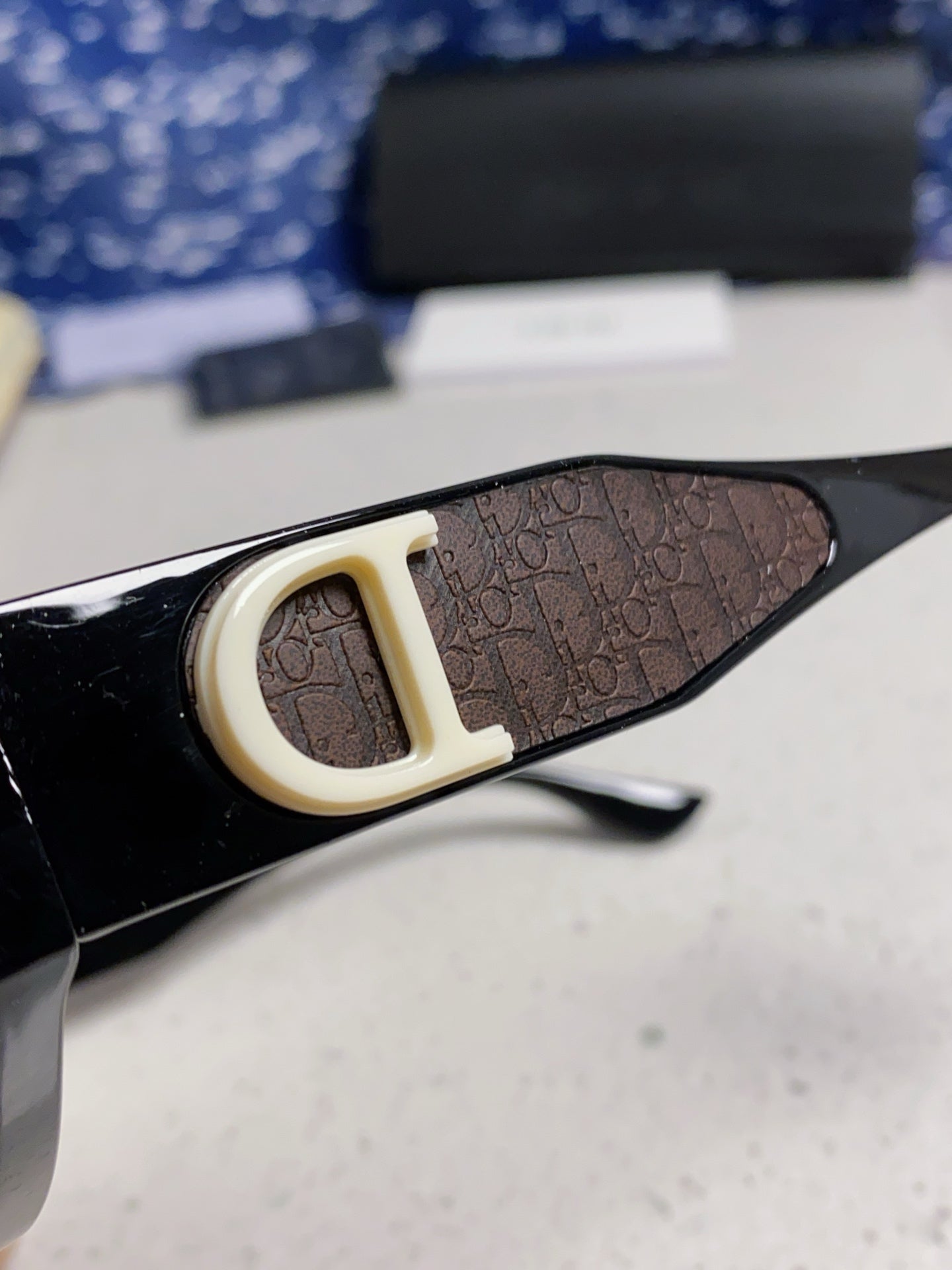 CD Sunglasses 429538