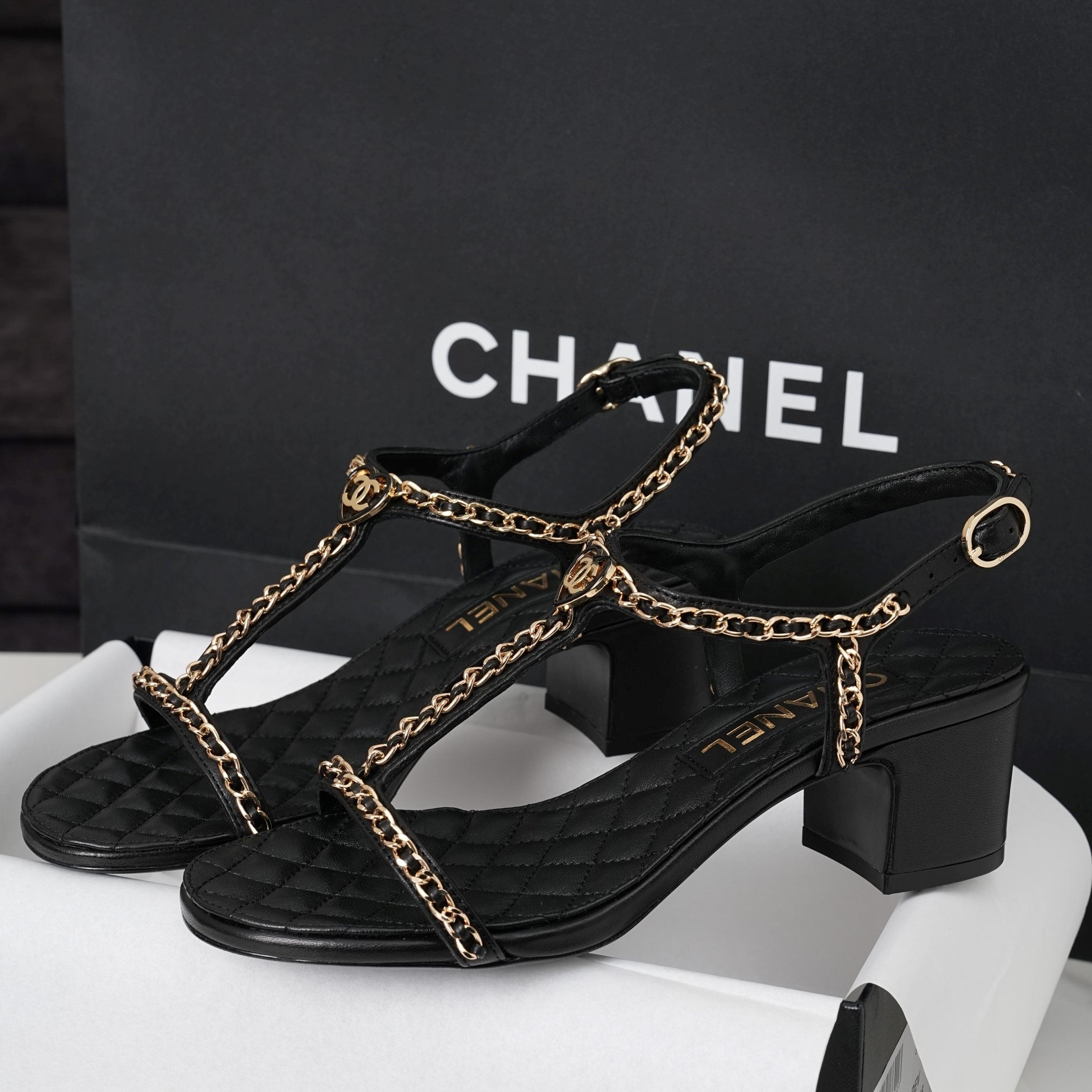 CC 26s Heart CC T-Strap Sandals Black Quilted Leather 964932