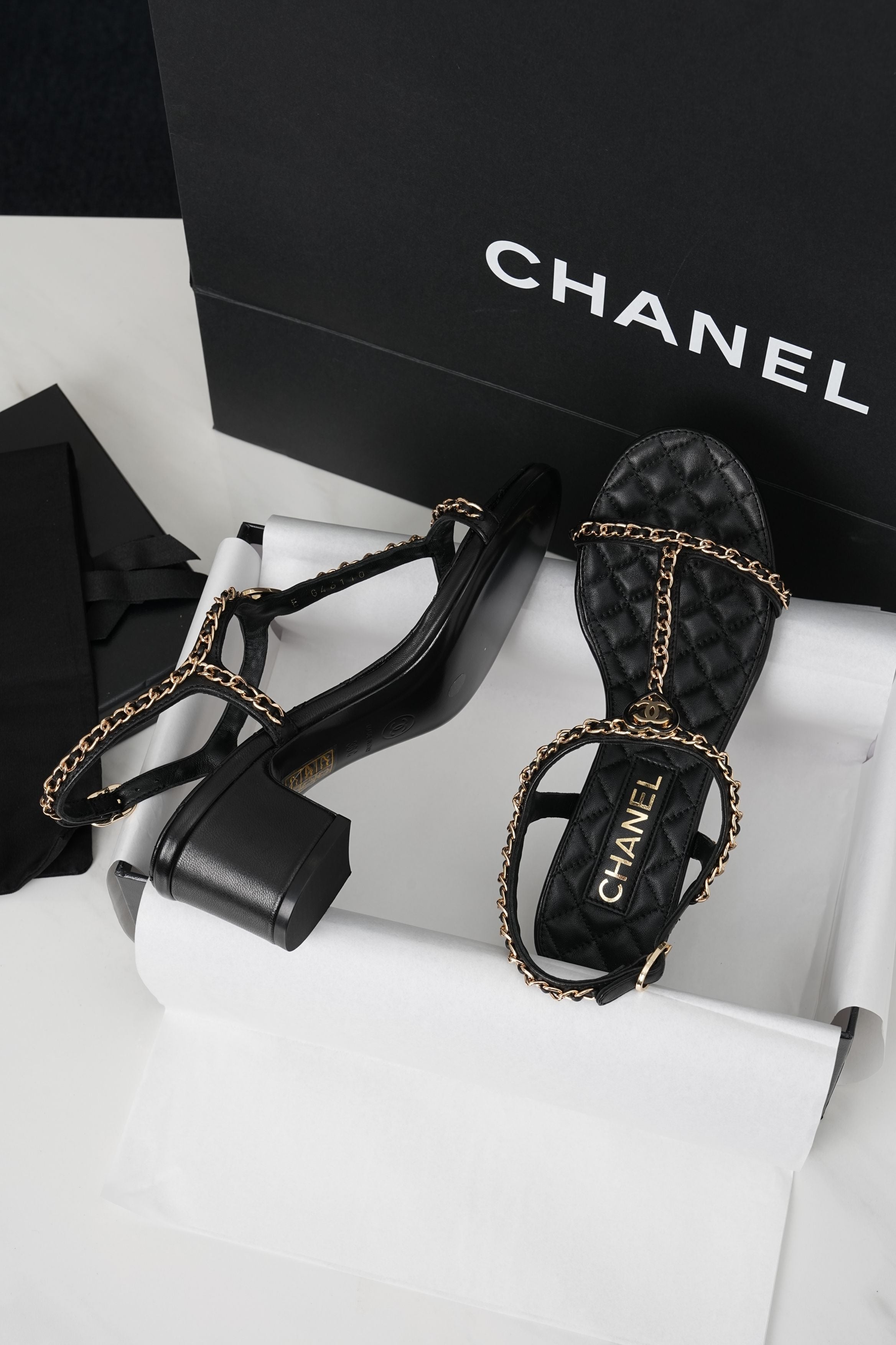 CC 26s Heart CC T-Strap Sandals Black Quilted Leather 964932